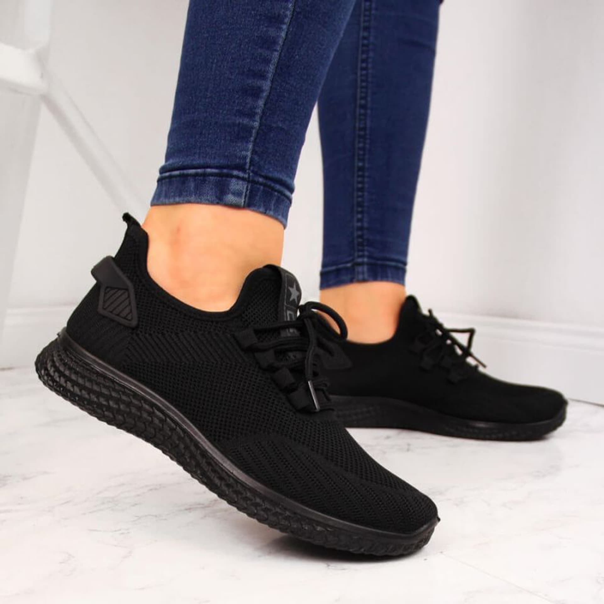 

Buty sportowe NEWS W EVE268 (kolor Czarny, rozmiar 38)