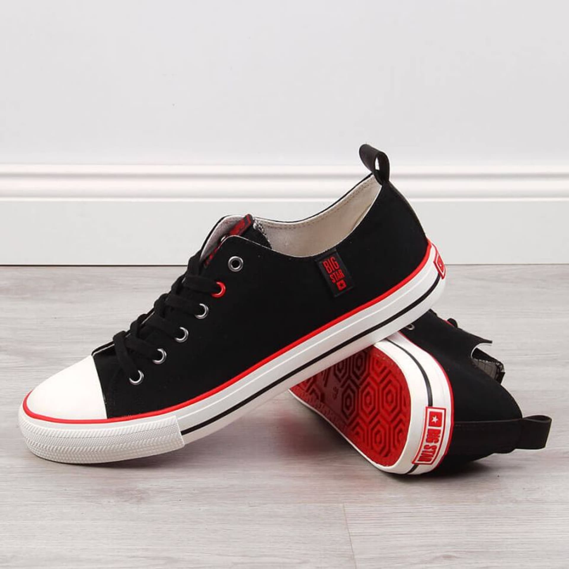 

Trampki tekstylne Big Star M JJ174061 (kolor Czarny, rozmiar 42)