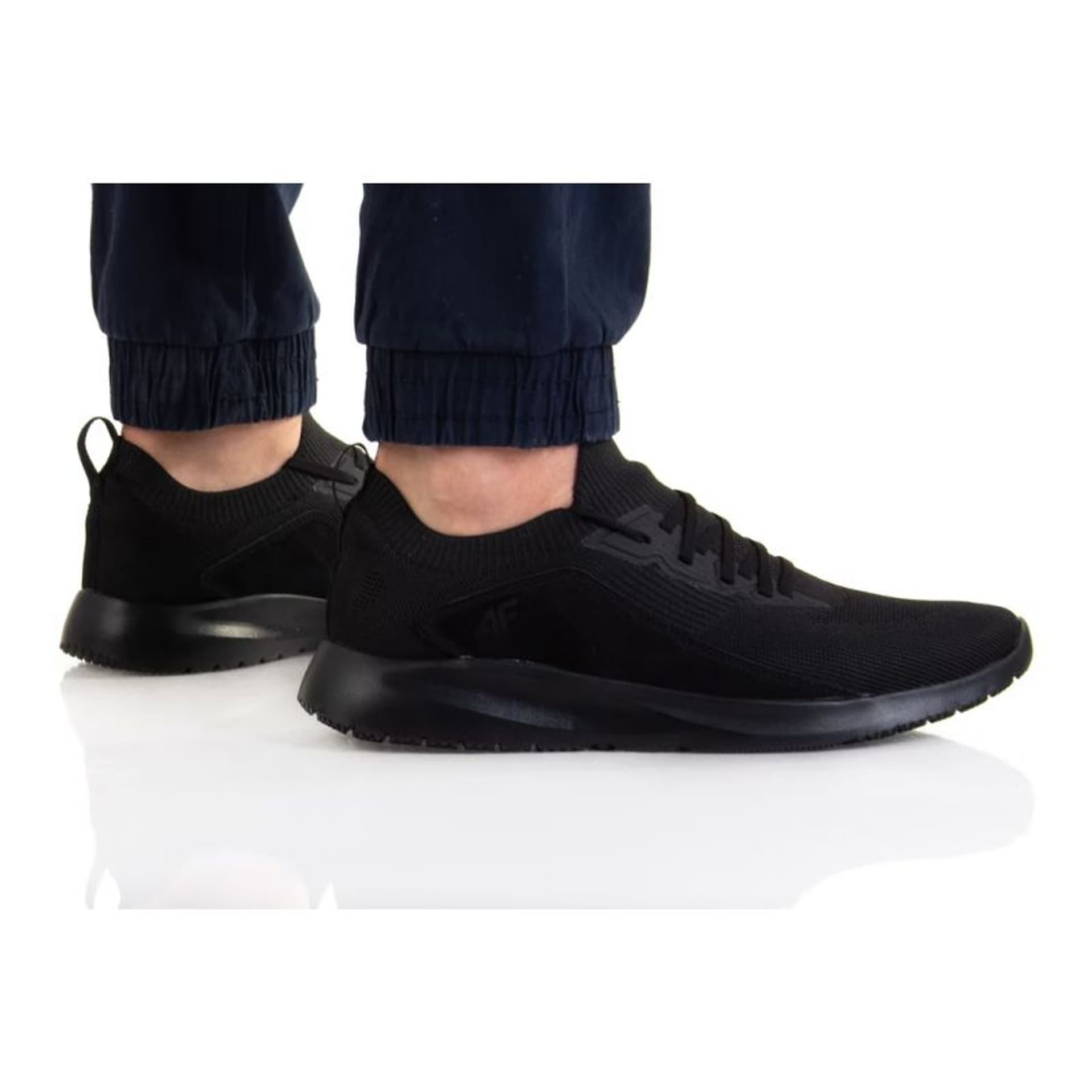 

Buty 4F M D4L22-OBML202 (kolor Czarny, rozmiar 44)