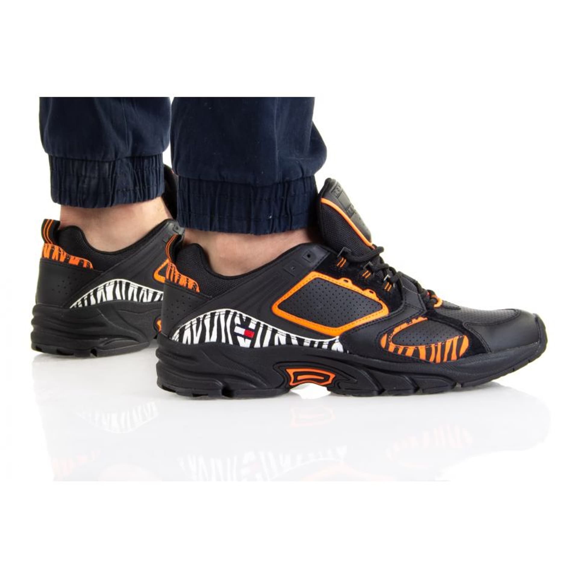 

Buty Tommy Hilfiger Archive Wildanimal Runner M (kolor Czarny, rozmiar 45)