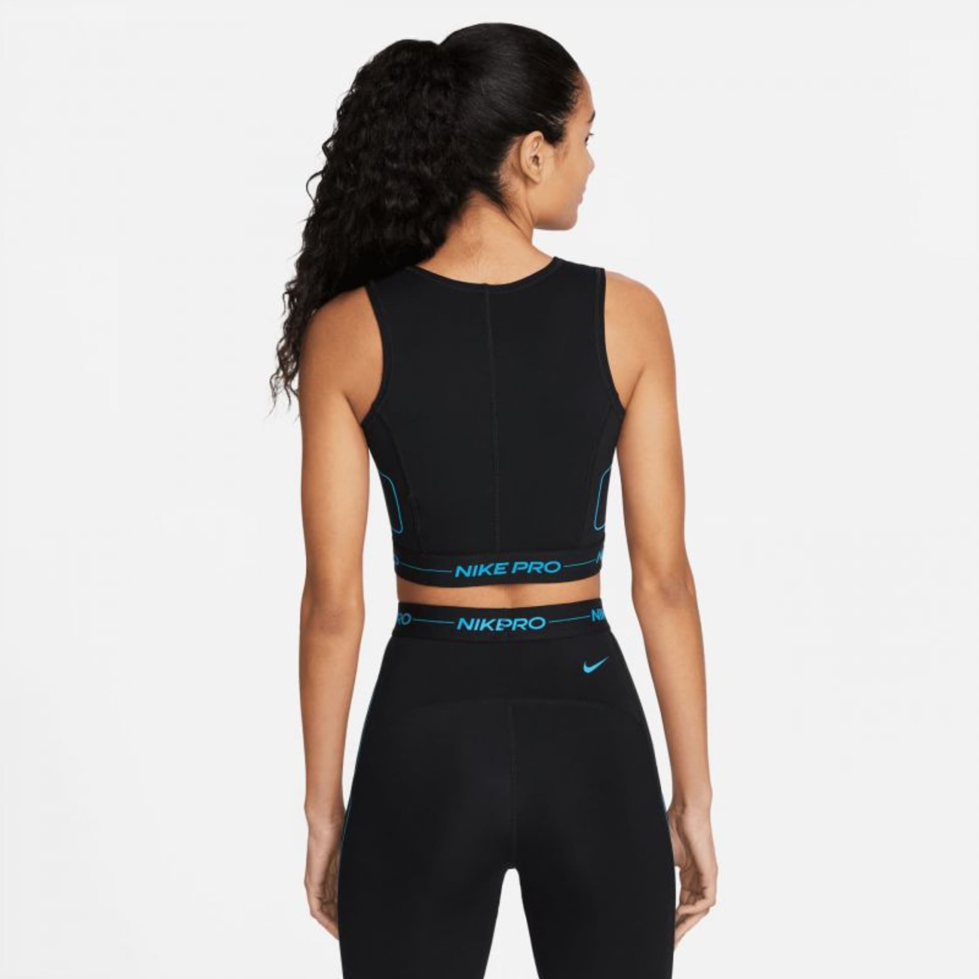 

Koszulka Nike Pro Dri-FIT W DM7685 (kolor Czarny, rozmiar L)