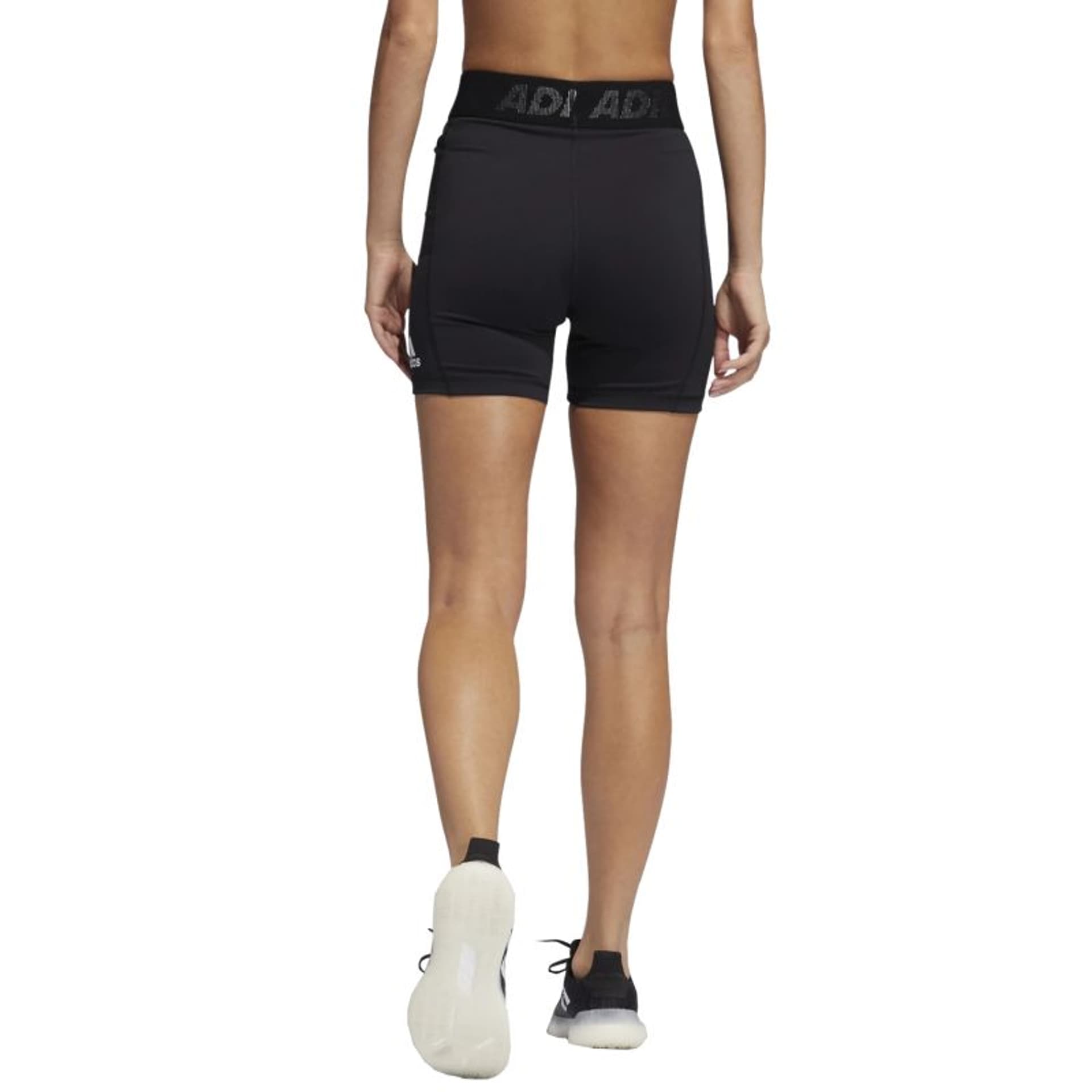 

Spodenki adidas Techfit Badge Of Sport Short Tights W GL0689 (kolor Czarny, rozmiar S)