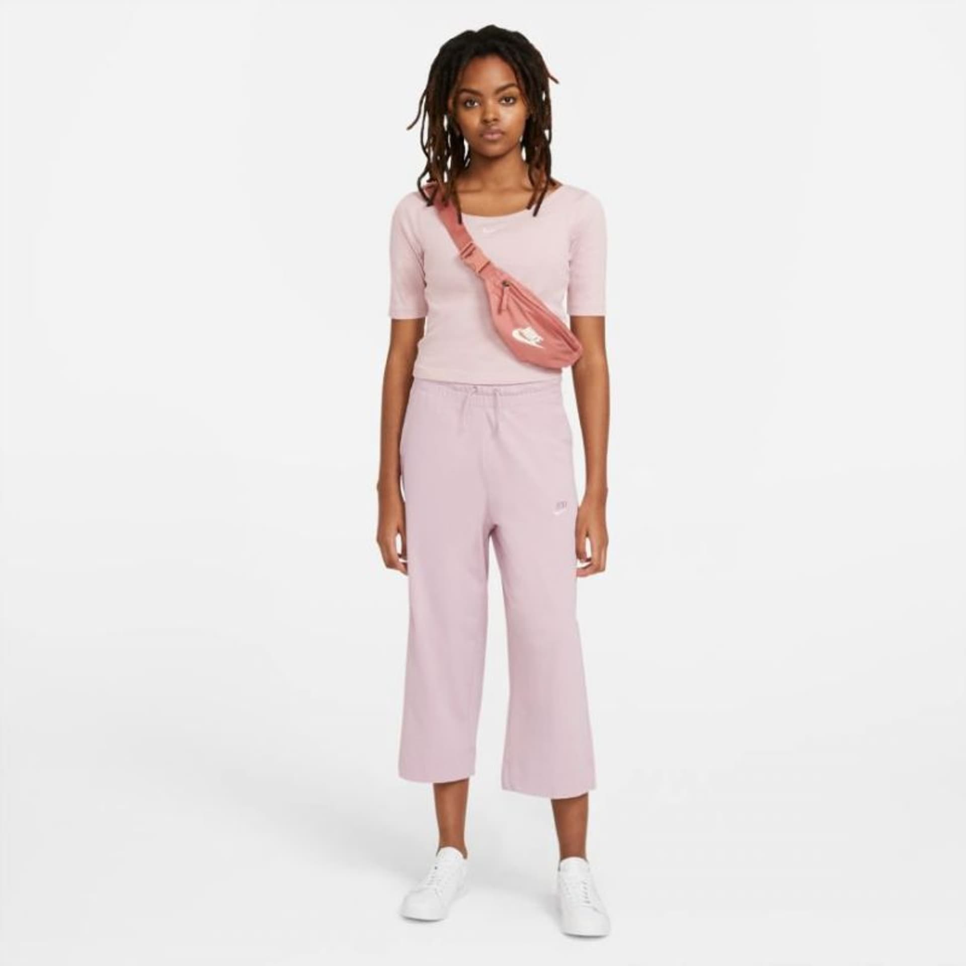 

Koszulka Nike Sportswear Essential W CZ9812 (kolor Różowy, rozmiar XS)