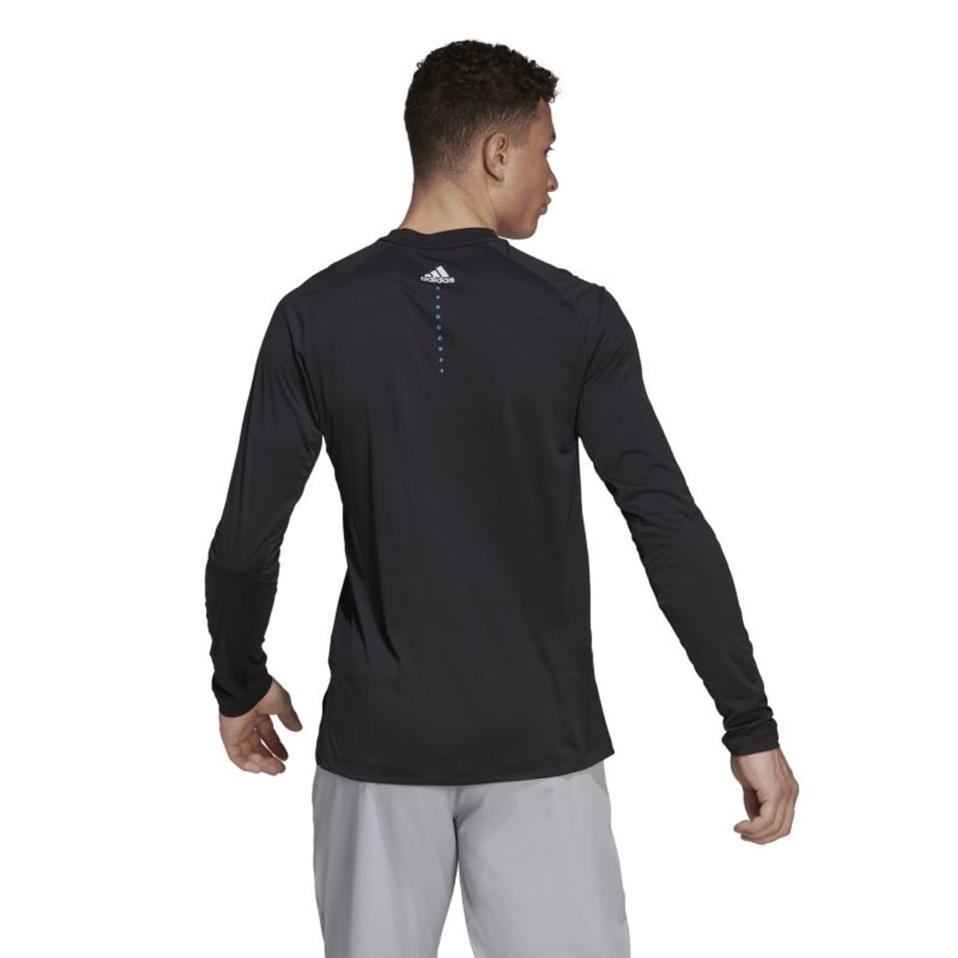 

Koszulka adidas vTrain to Peak HIIT Training Long Sleeve Tee M (kolor Czarny, rozmiar M)