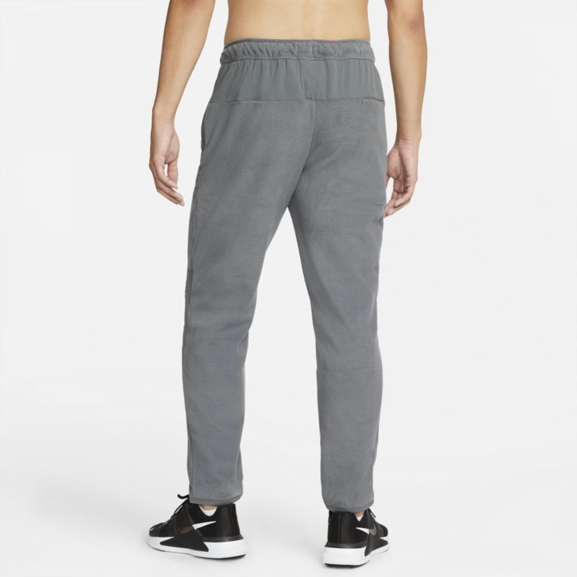 

Spodnie Nike Therma-FIT M DD2136 (kolor Szary/Srebrny, rozmiar M)