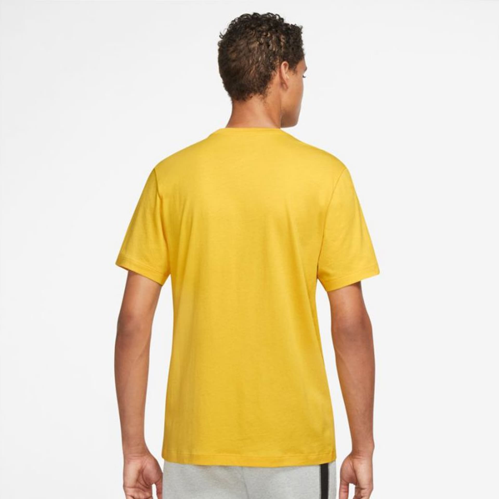 

Koszulka Nike Sportswear M AR5004 (kolor Żółty, rozmiar L)