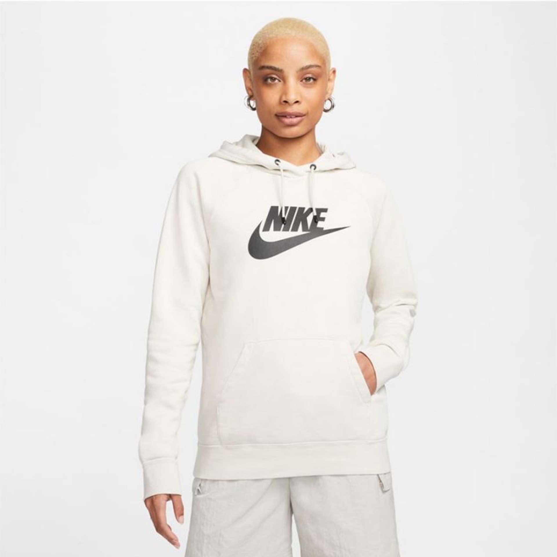 

Bluza Nike Sportswear Essential Hoddie PO HBR W DX2319 (kolor Beżowy/Kremowy, rozmiar S)