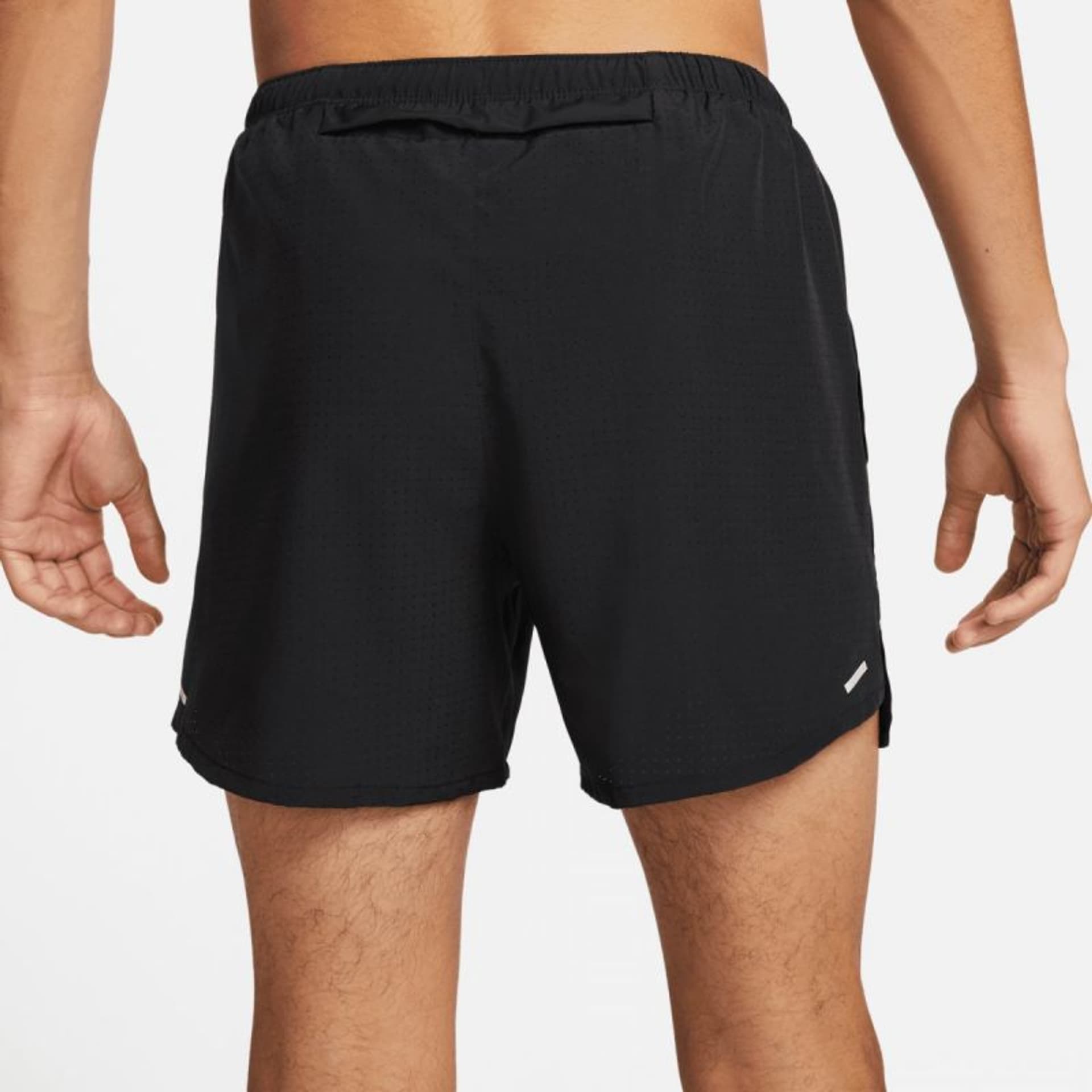 

Spodenki Nike Dri-FIT Challenger Run Division M DQ4728 (kolor Czarny, rozmiar S)
