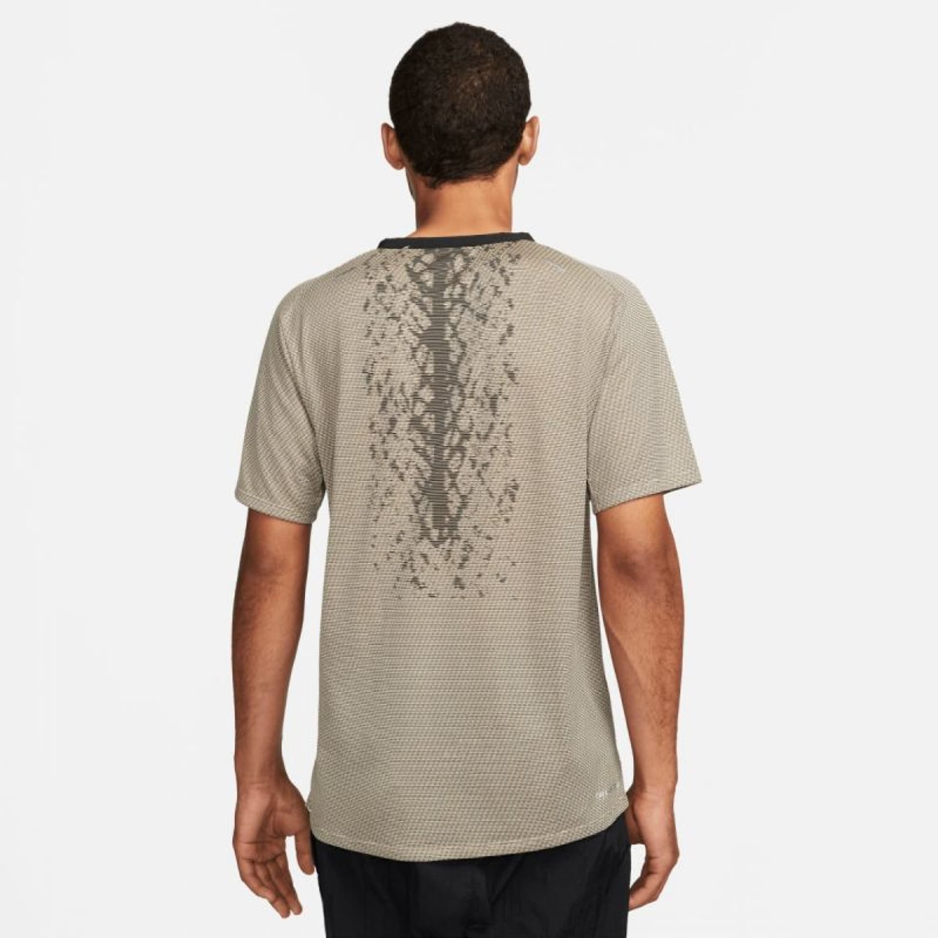 

Koszulka Nike Dri-FIT ADV Run Division Techknit M DQ4778 (kolor Beżowy/Kremowy, rozmiar M)