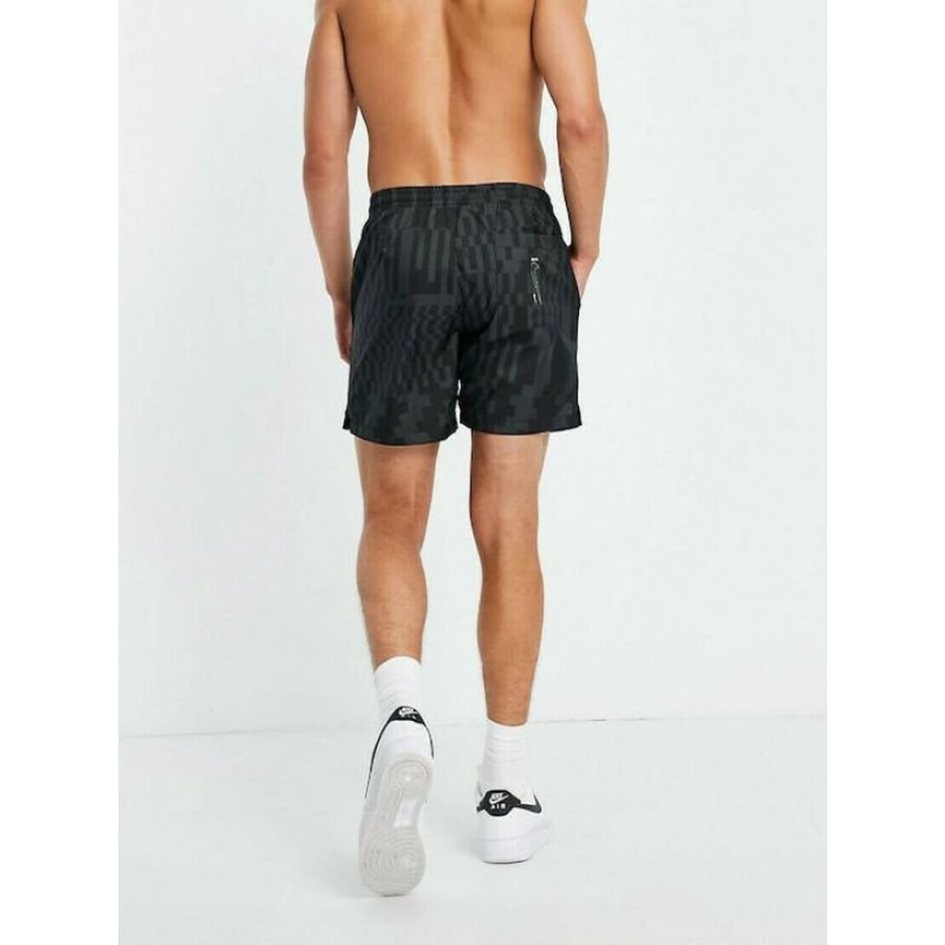 

Spodenki Nike Zig Zag Logo Printed Woven Shorts M DO0016 (kolor Czarny, rozmiar M)