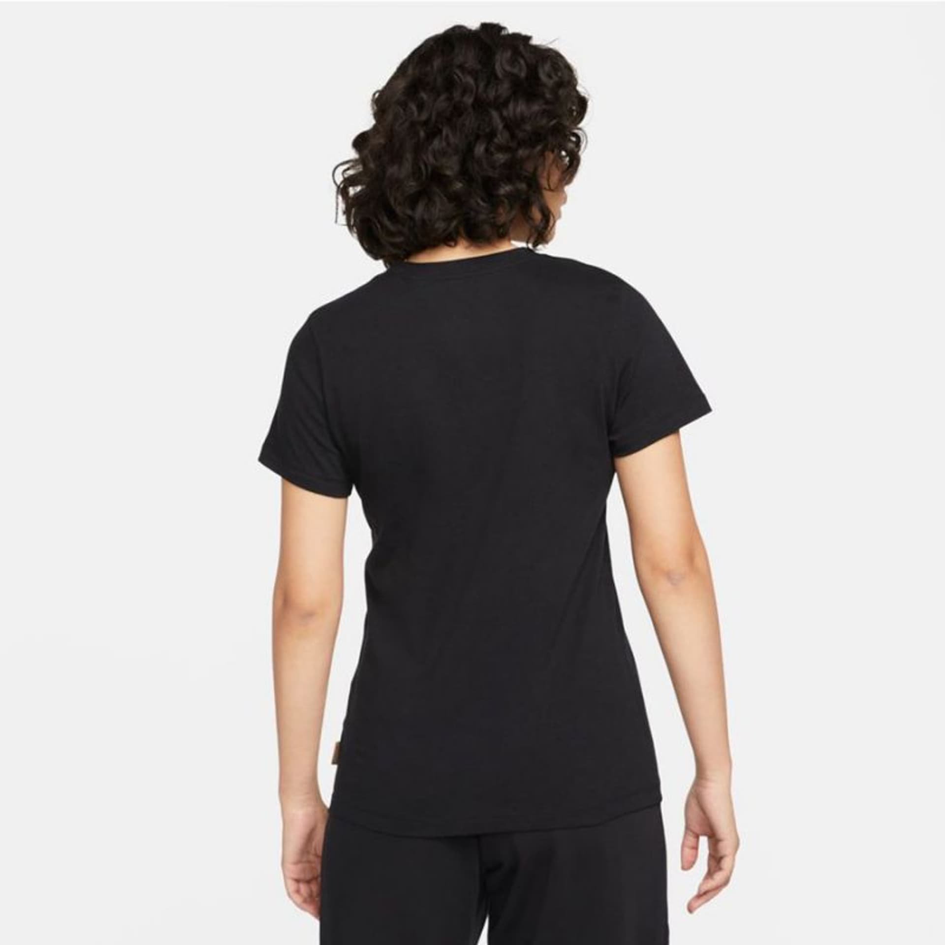 

Koszulka Nike Sportswear W DR8977 (kolor Czarny, rozmiar M)