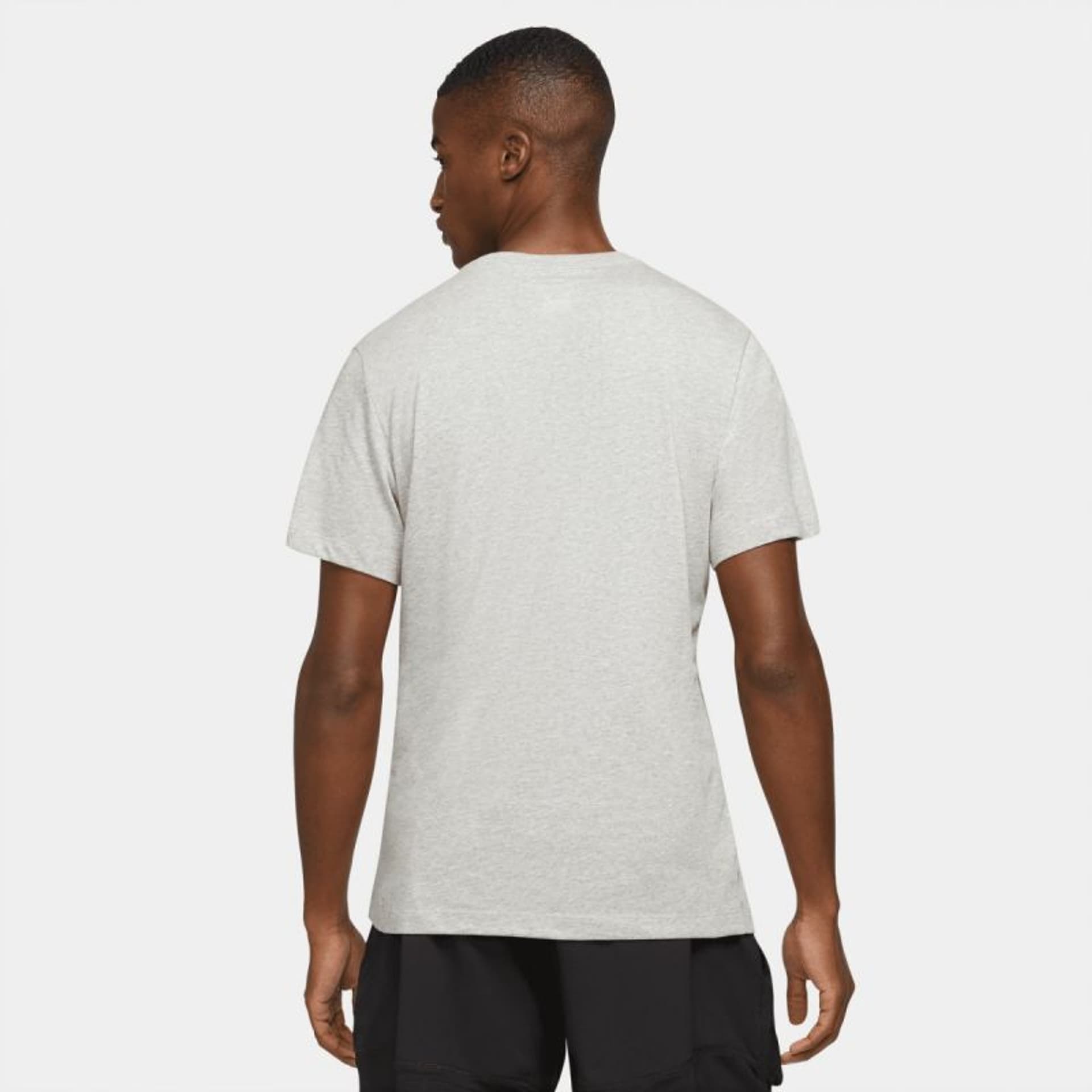 

Koszulka Nike Dri-FIT "HWPO" M DA1594 (kolor Szary/Srebrny, rozmiar S)