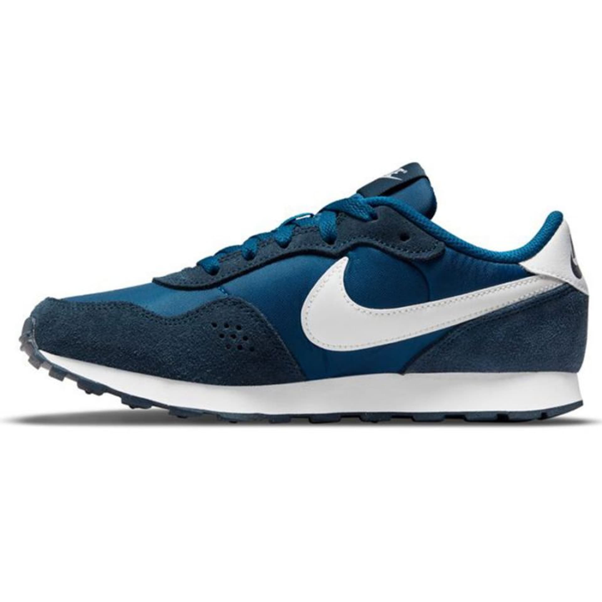 

Buty Nike MD Valiant Jr CN8558 (kolor Niebieski, rozmiar 38)