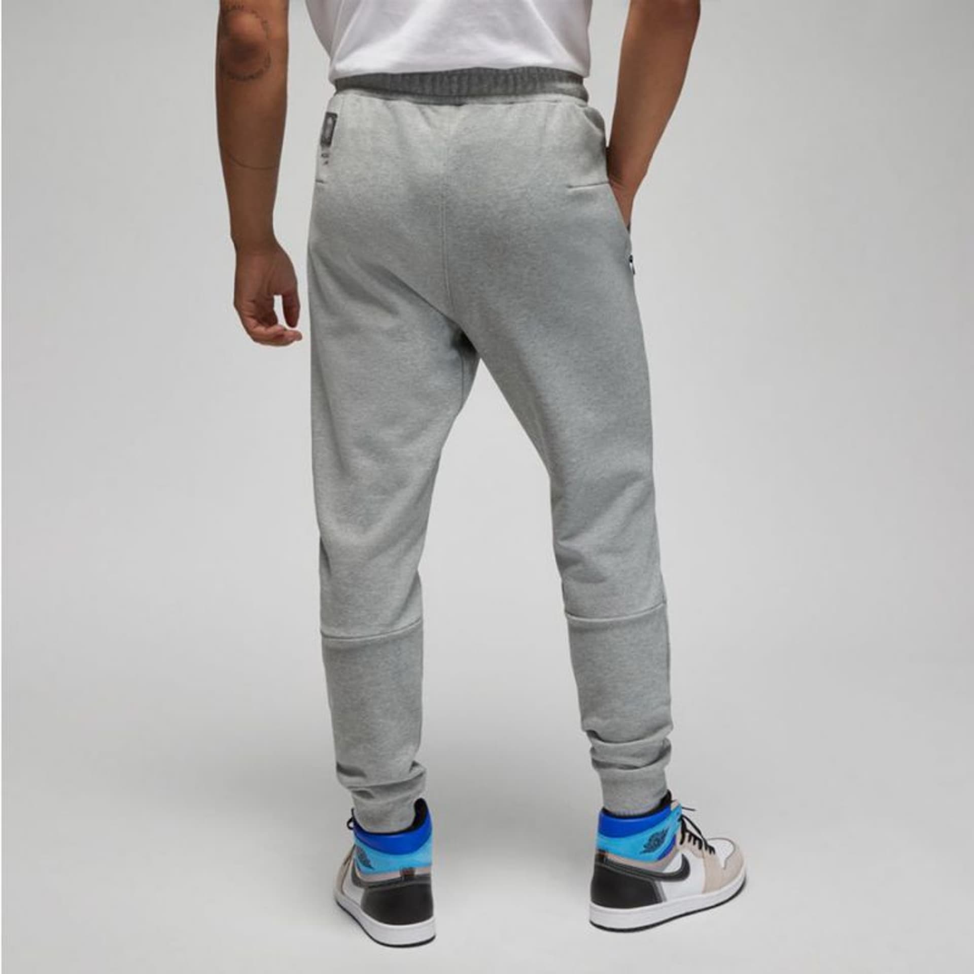

Spodnie Nike PSG Jordan M DM3094 (kolor Szary/Srebrny, rozmiar XL)