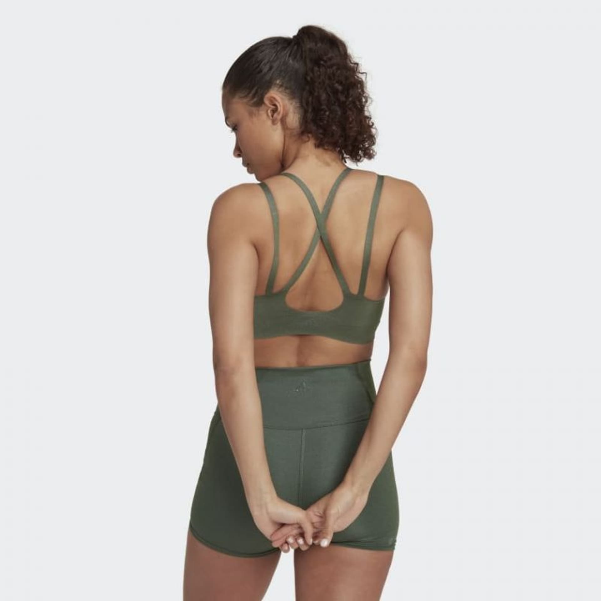 

Stanik adidas Yoga Luxe Studio Light-Support Fire Bra W (kolor Zielony, rozmiar MAC)