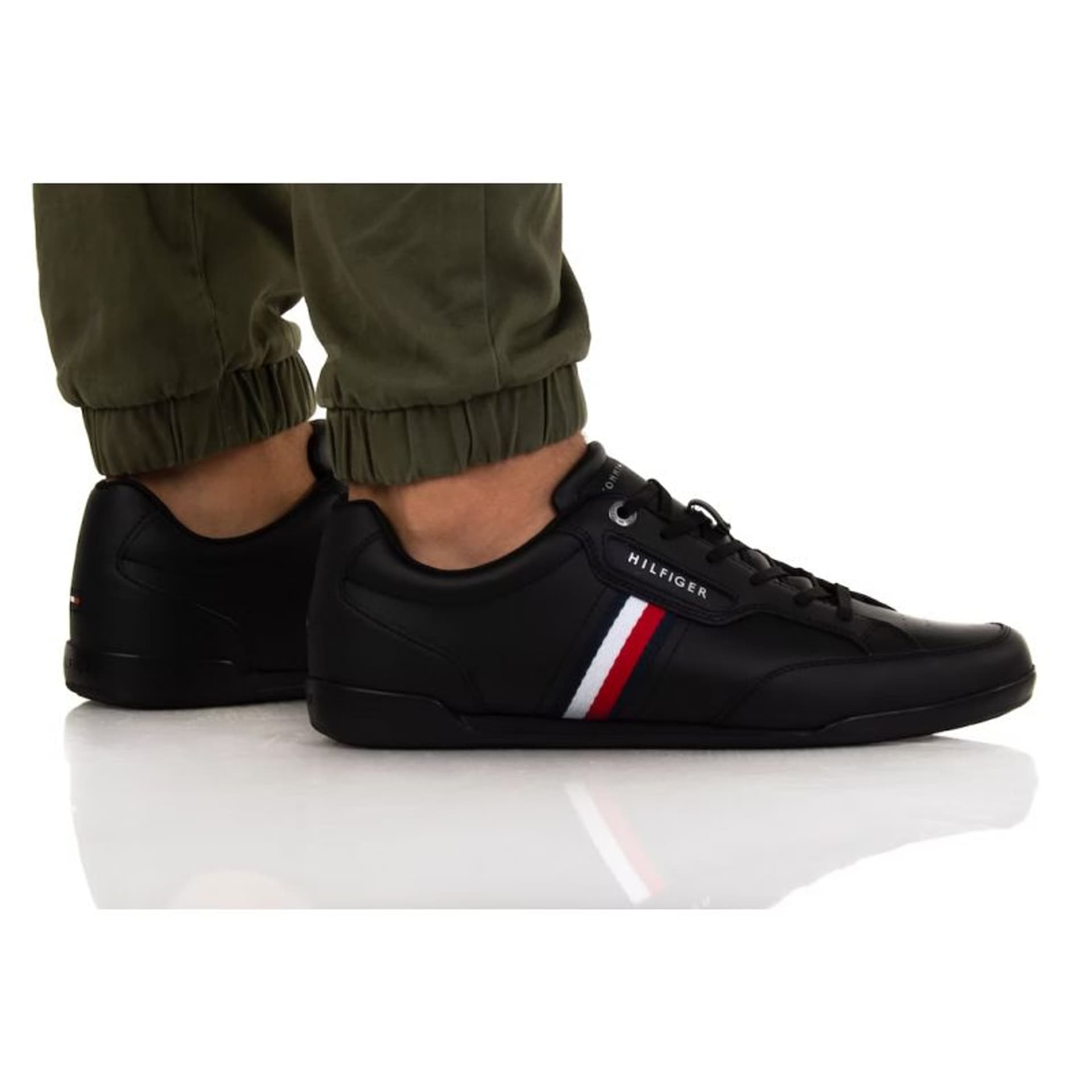 

Buty Tommy Hilfiger Classic Lo Cupsole Leather M FM0FM04277 (kolor Czarny, rozmiar 45)