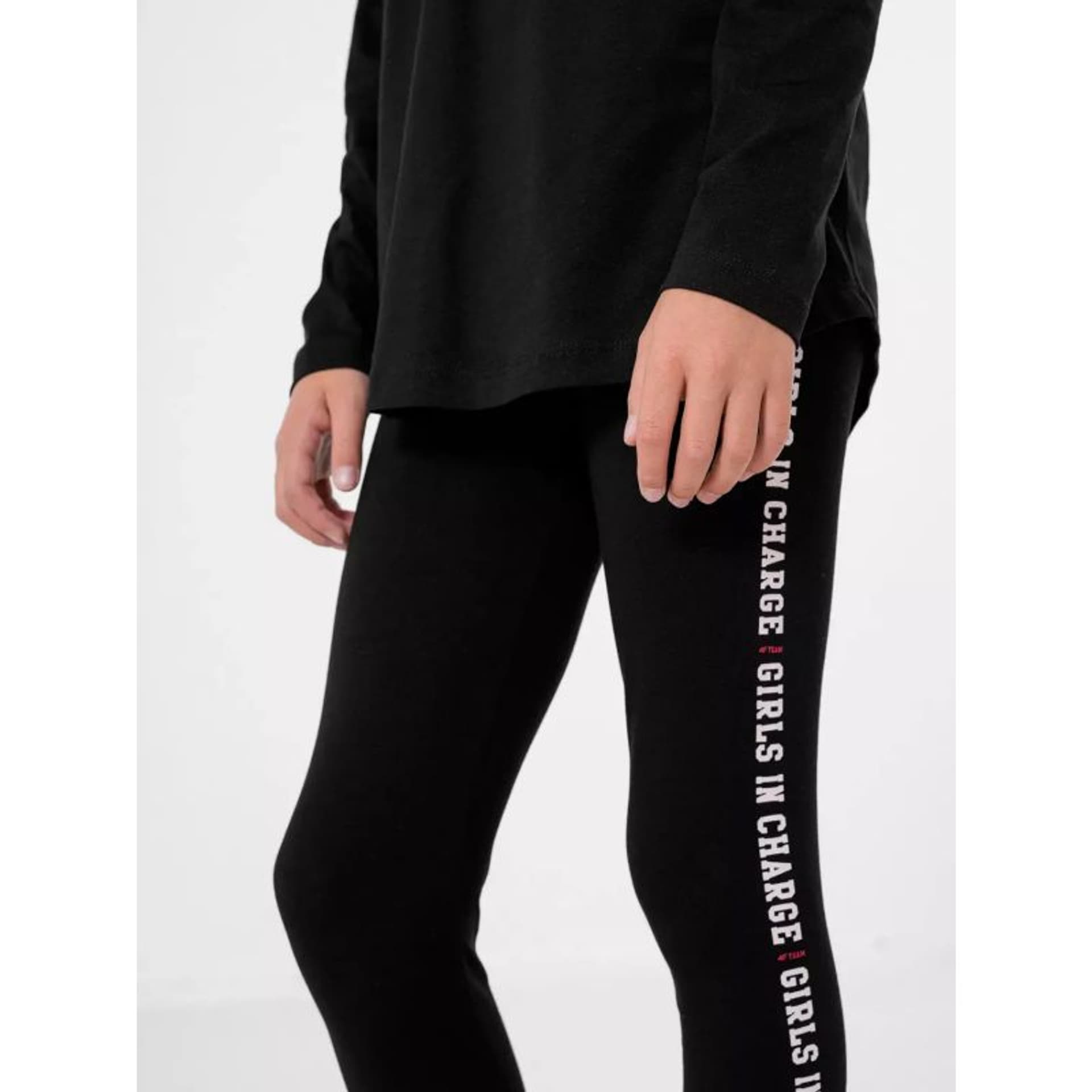 

Legginsy 4F Jr HJZ22-JLEG003 (kolor Czarny)