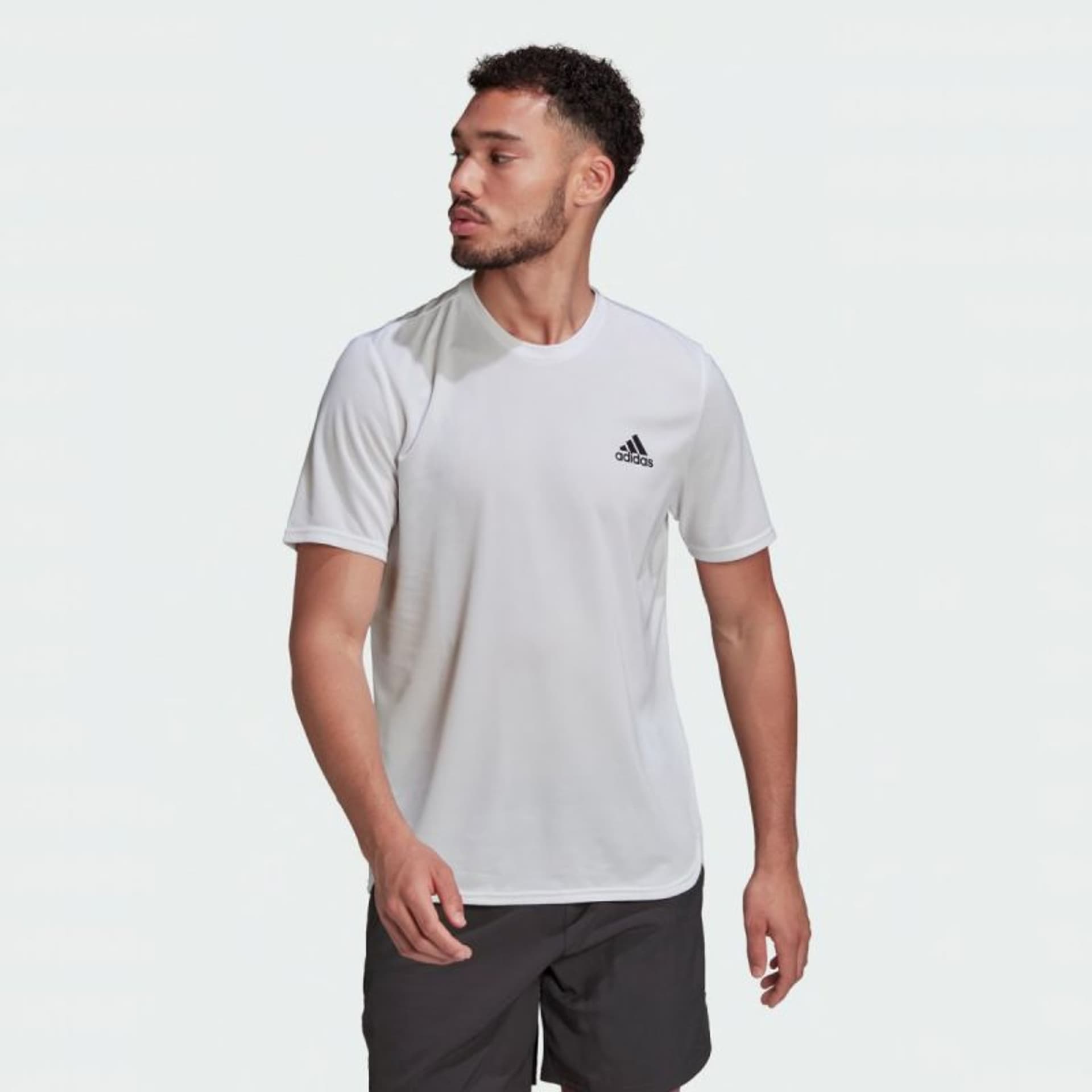 

Koszulka adidas Aeroready Designed For Movement Tee M (kolor Biały, rozmiar L)