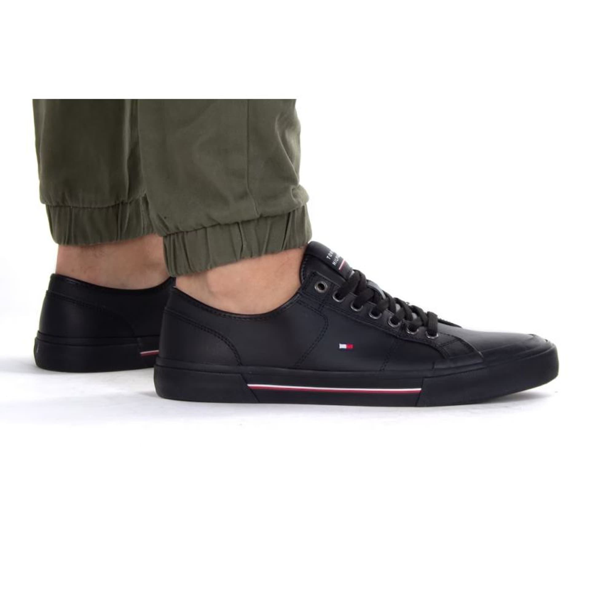 

Buty Tommy Hilfiger Core Corporate Vulc M (kolor Czarny, rozmiar 42)