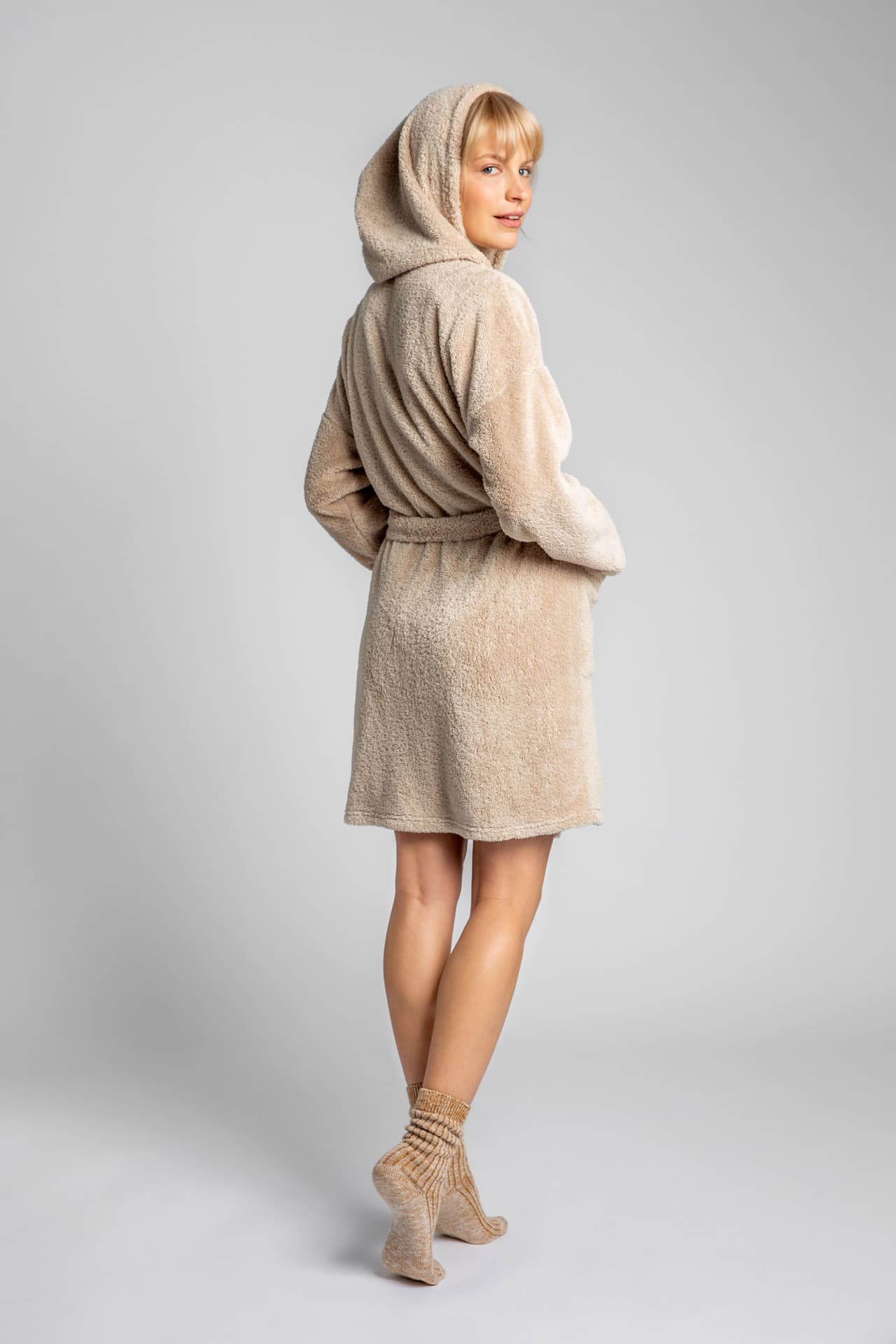 

LA001 Pluszowy szlafrok z kapturem - cappuccino (kolor CAPPUCCINO, rozmiar L/XL)