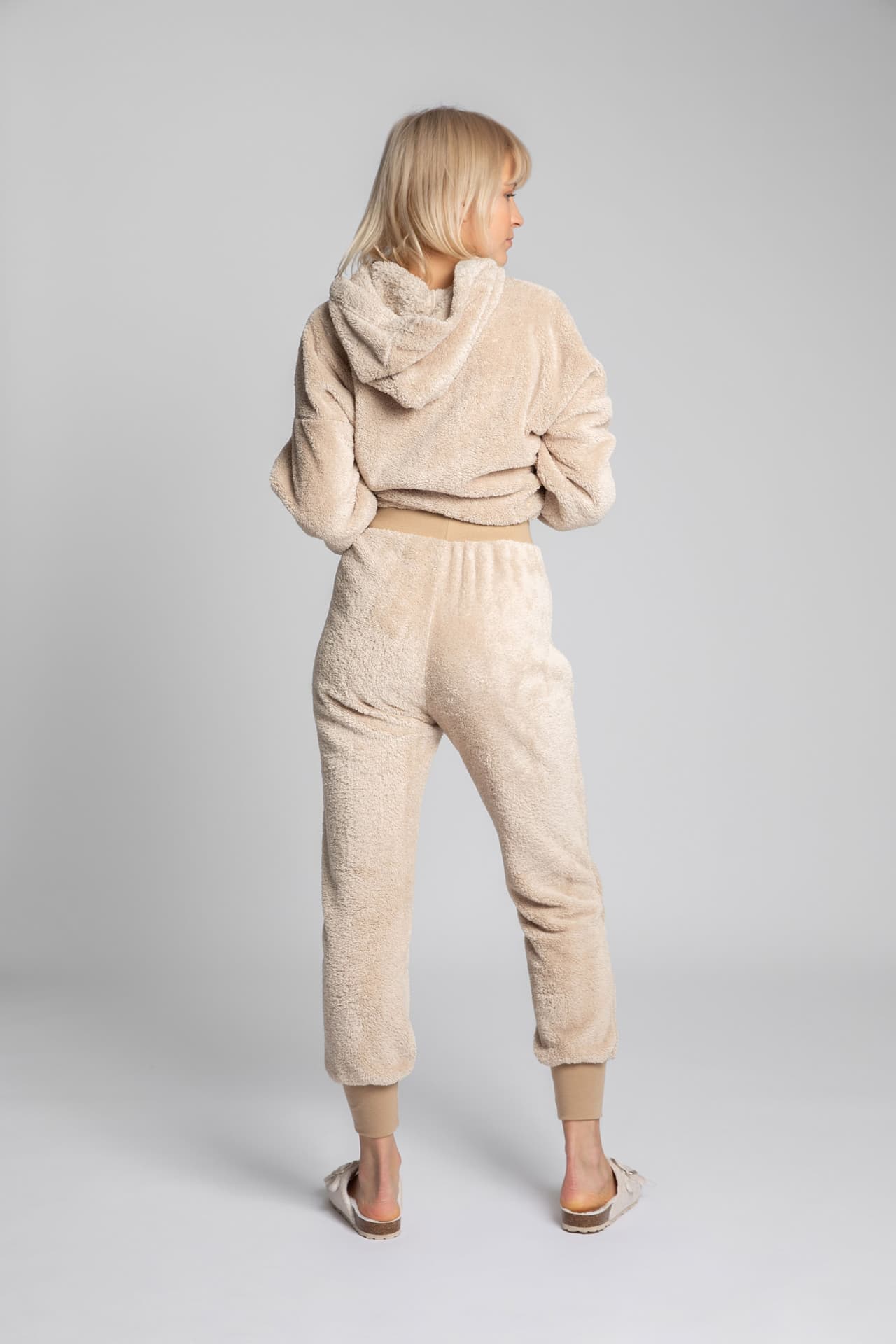 

LA004 Pluszowe spodnie joggersy - cappuccino (kolor Cappucino, rozmiar XL)