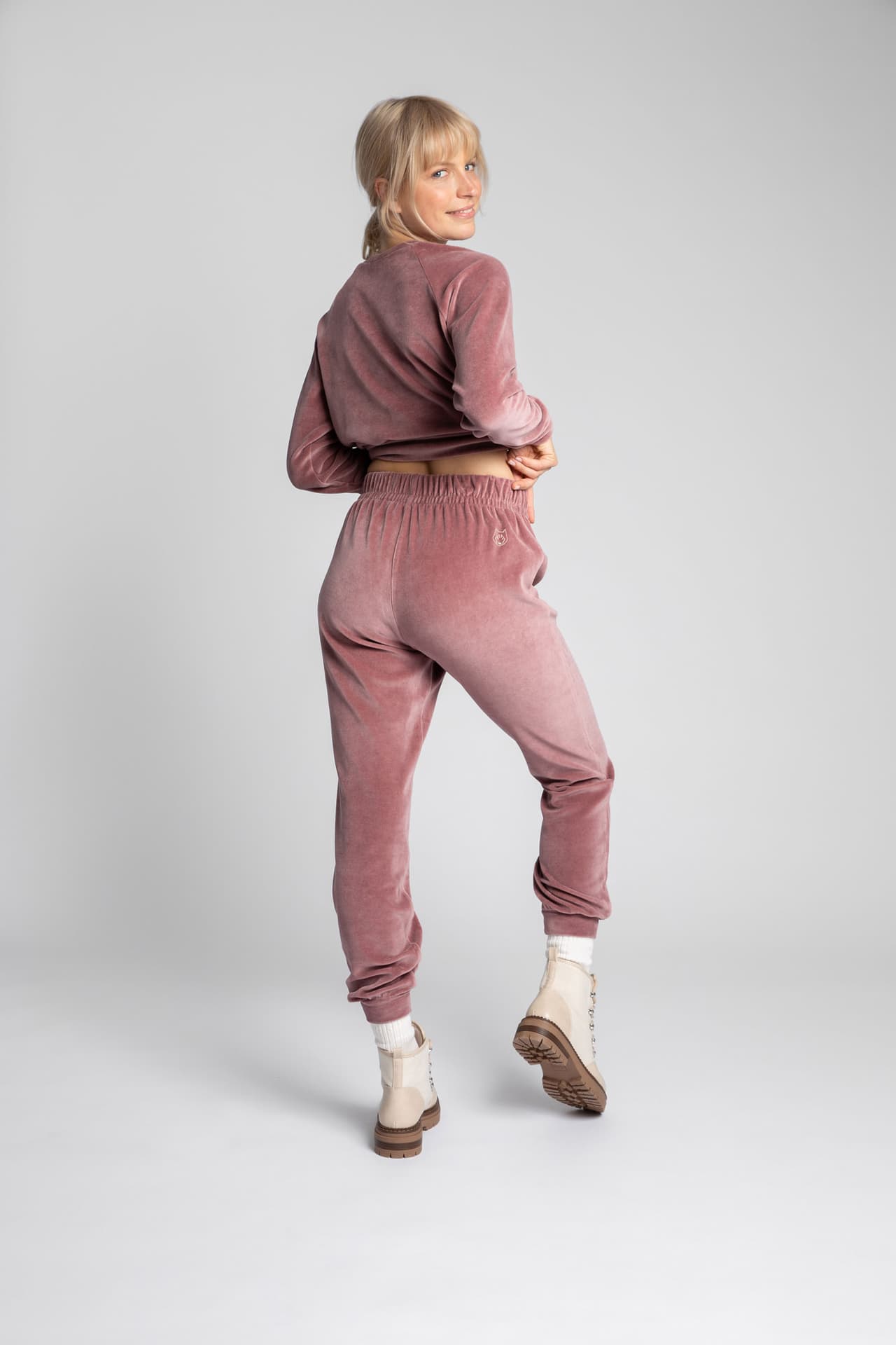 

LA012 Welurowe spodnie joggers - brudny róż (kolor brudny róż, rozmiar XXL)