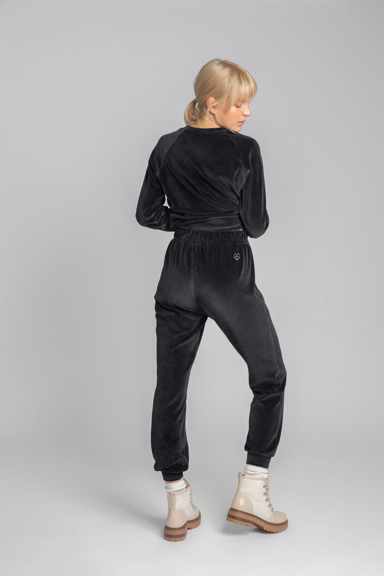 

LA012 Welurowe spodnie joggers - grafitowe (kolor grafit, rozmiar S)