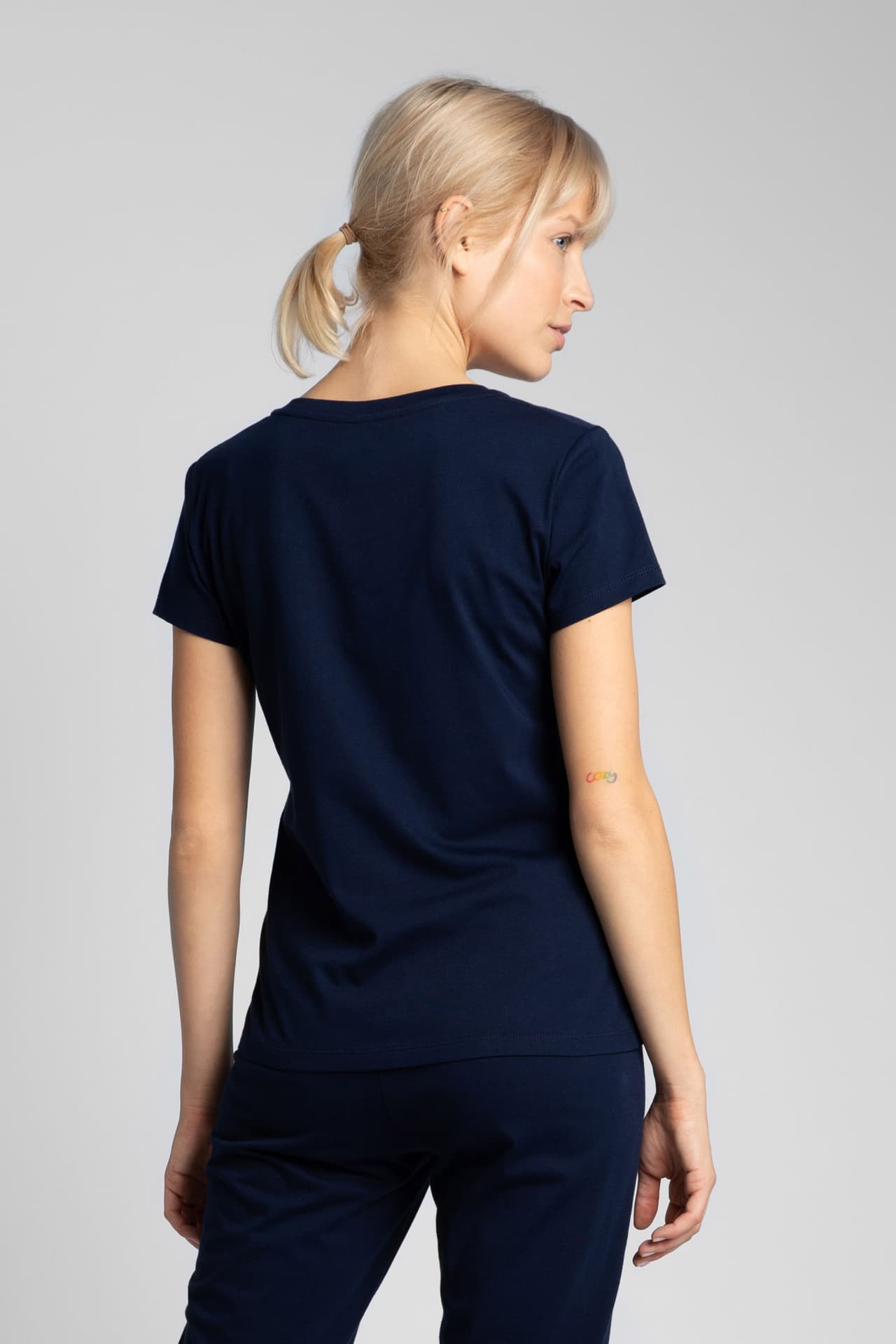 

LA014 T-shirt do spania z dekoltem w serek - granatowy (kolor granat, rozmiar XL)