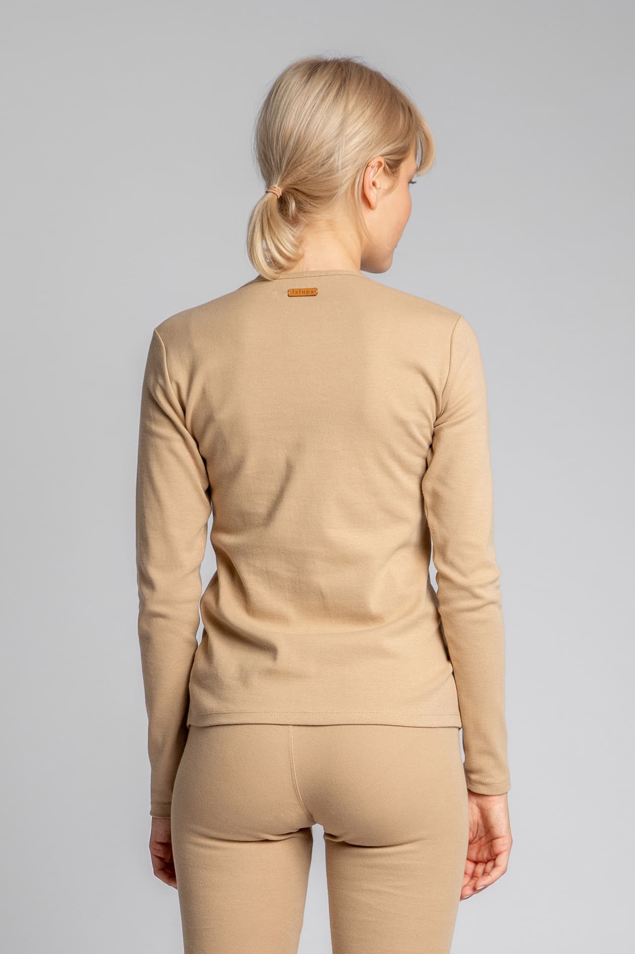 

LA034 Bawełniana bluzka z długimi rękawami - cappuccino (kolor Cappucino, rozmiar XXL)
