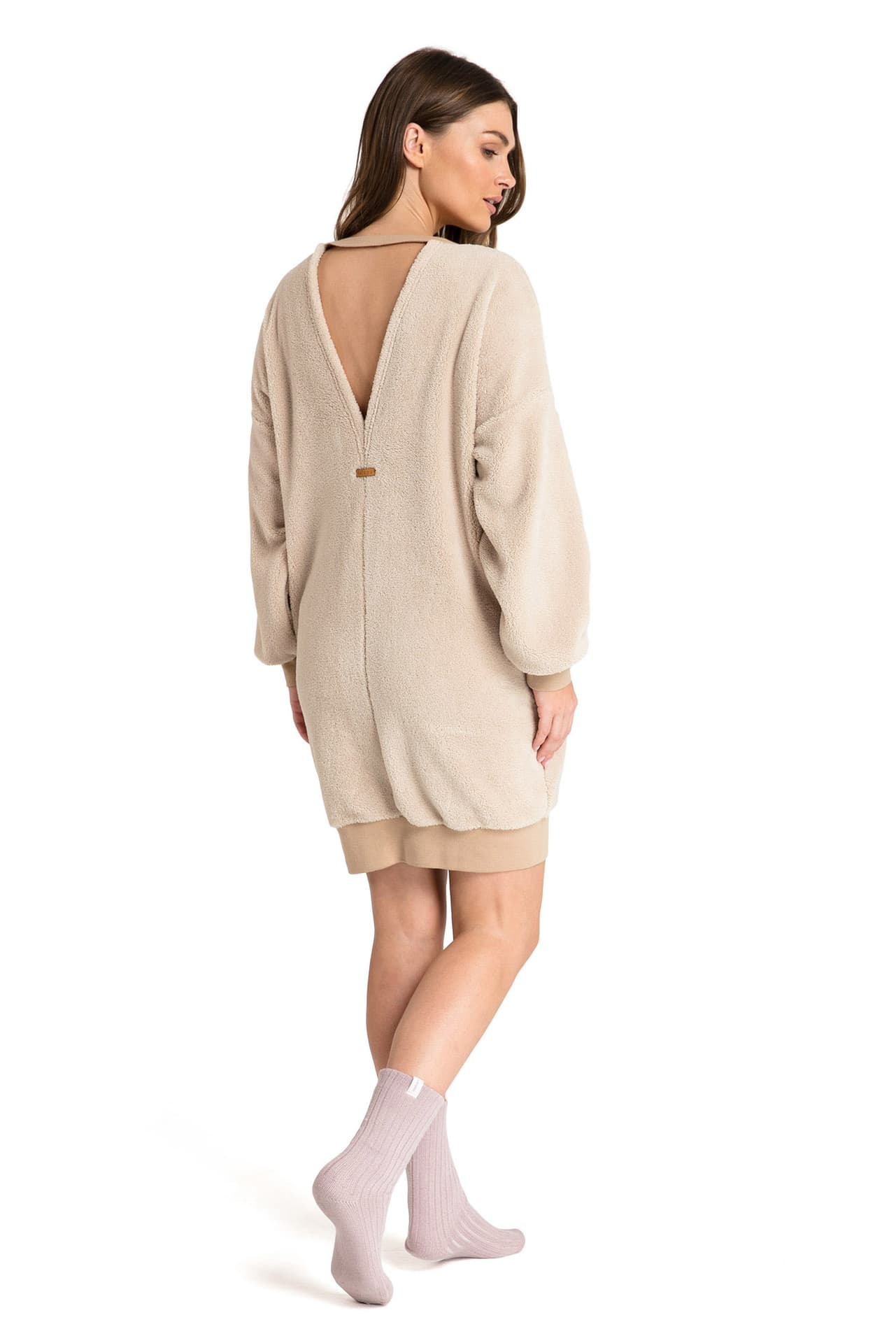 

LA082 Pluszowa tunika z dekoltem - cappuccino (kolor Cappucino, rozmiar L/XL)