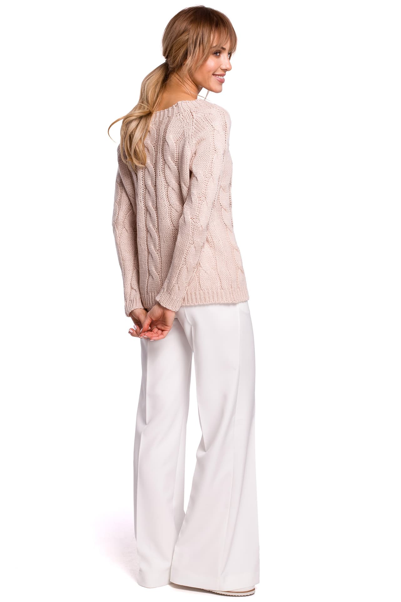 

M511 Sweter z warkoczowym splotem i dekoltem w łódke - pudrowy (kolor pudrowy róż, rozmiar L/XL)