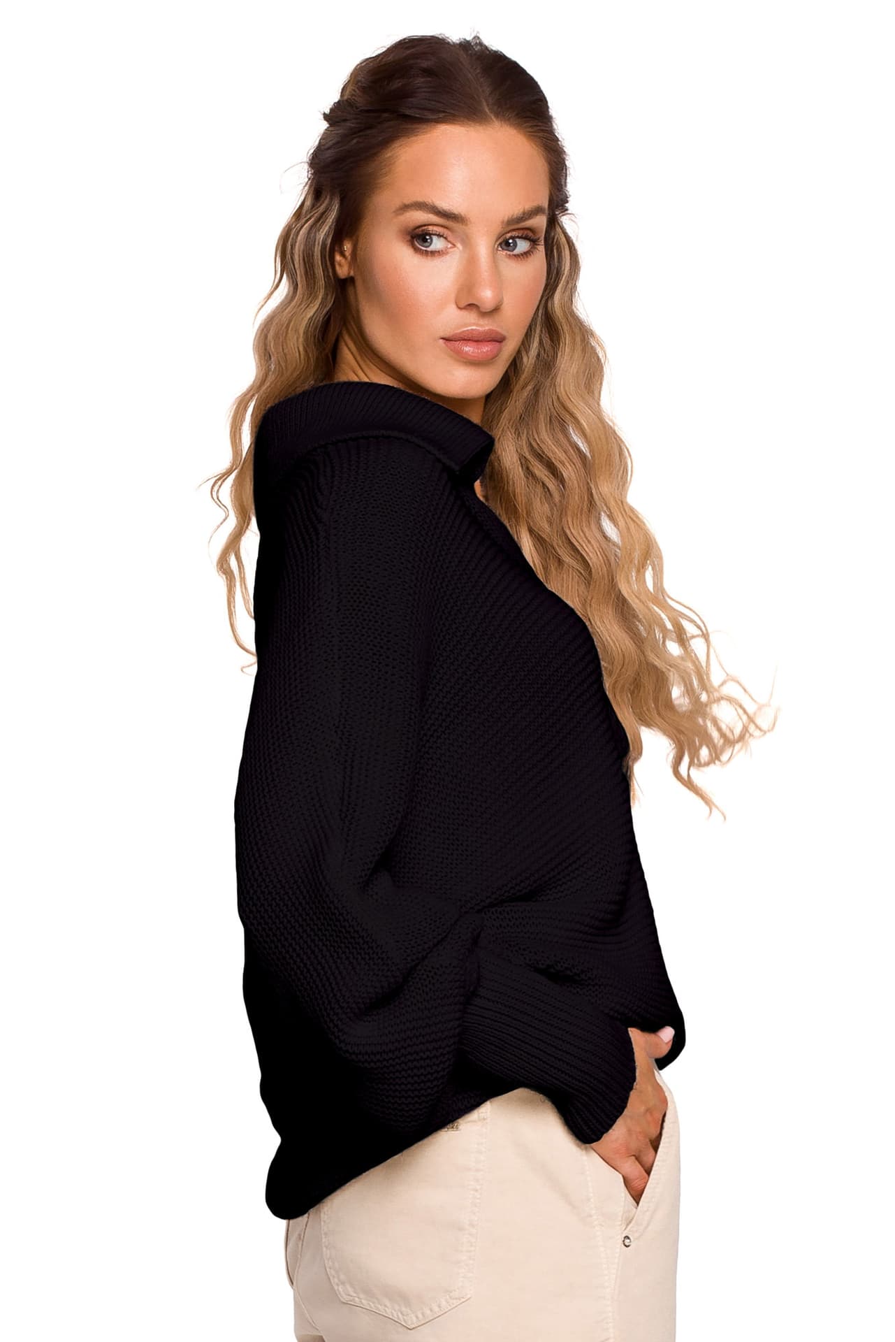 

M687 Sweter z kołnierzykiem - czarny (kolor czarny, rozmiar S/M)