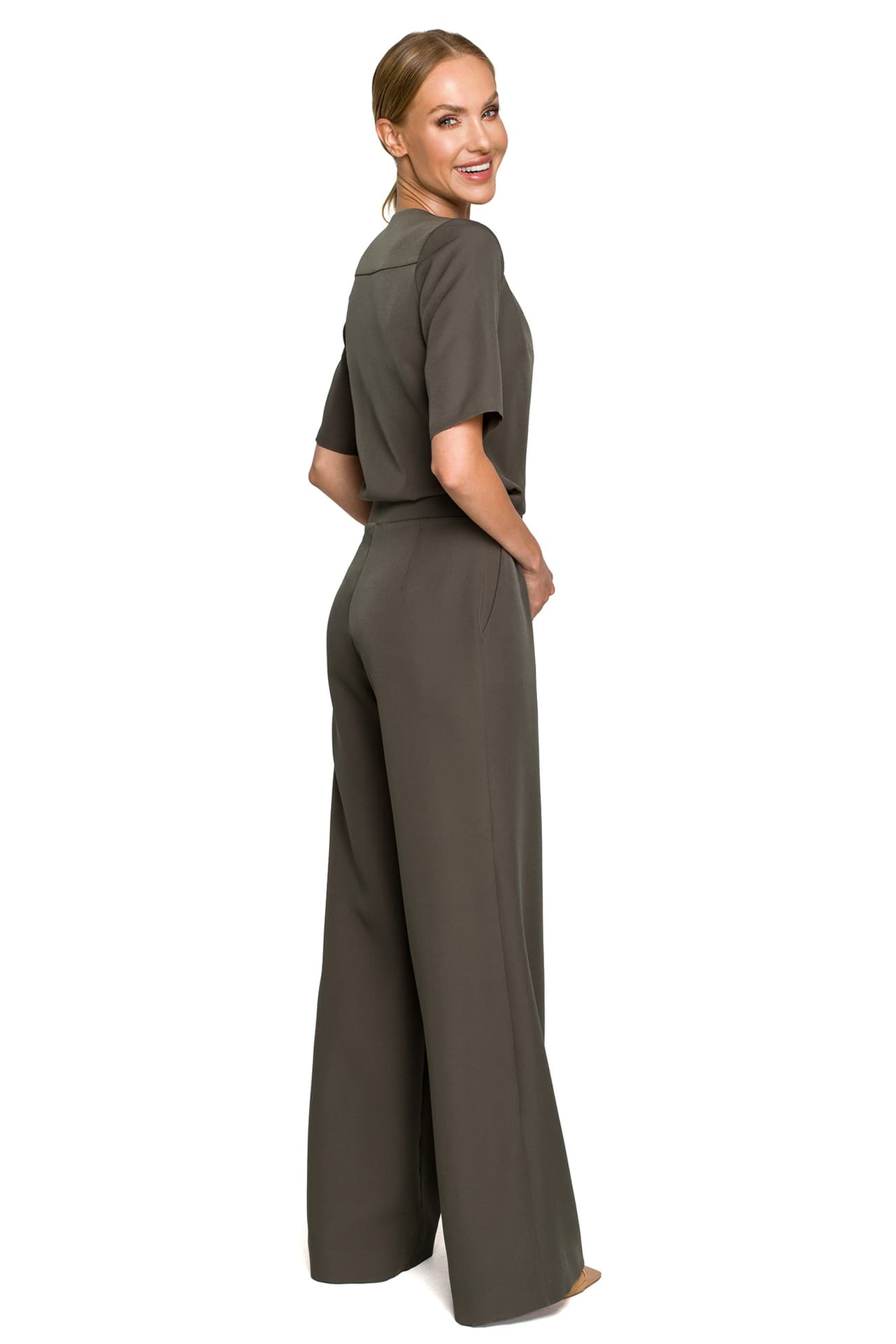 

M703 Kombinezon z dekoracyjnym dekoltem - khaki (kolor khaki, rozmiar M)
