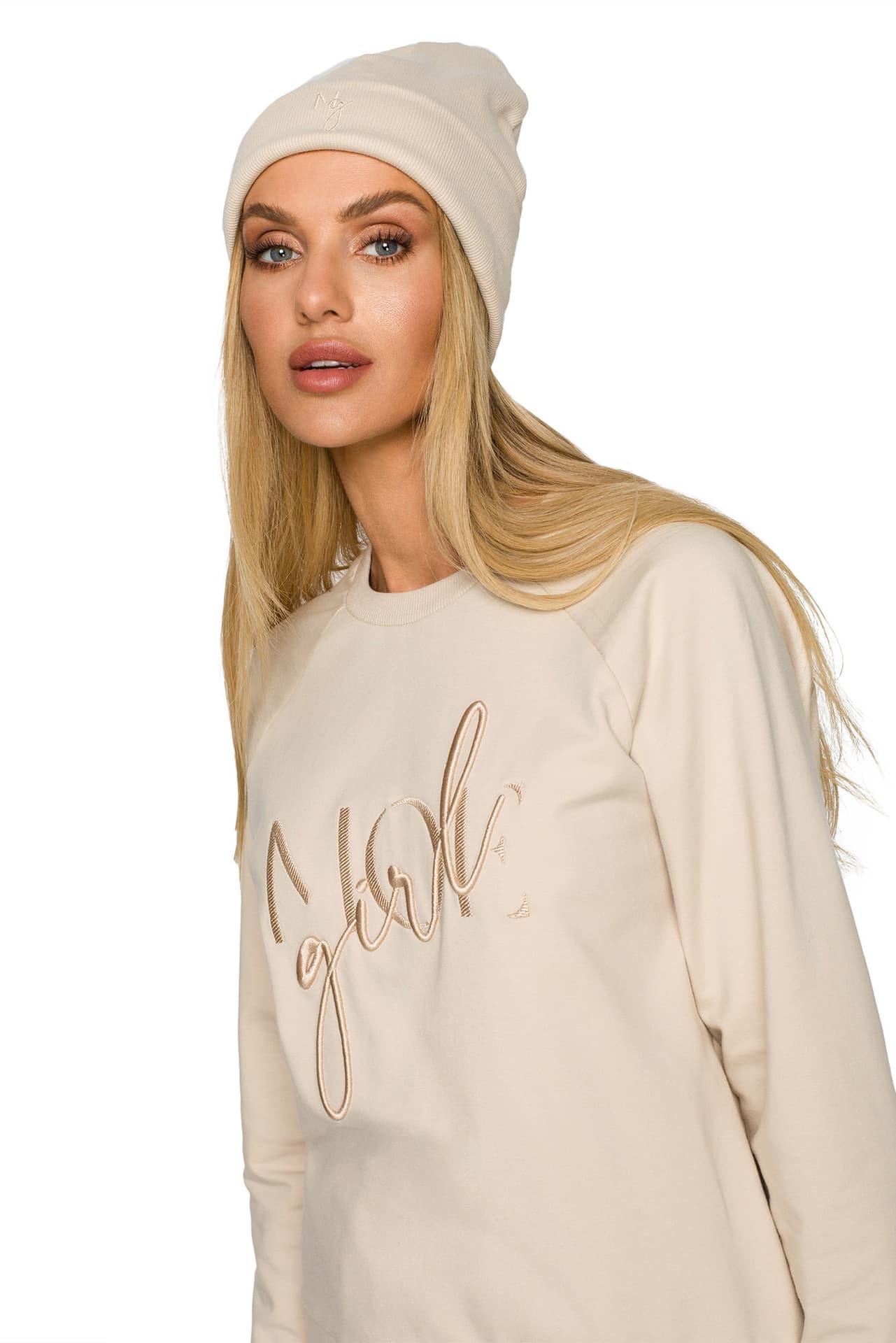 

M709 Czapka beanie z haftem MOE GIRL - piaskowa (kolor piaskowy, rozmiar uniwersalny)