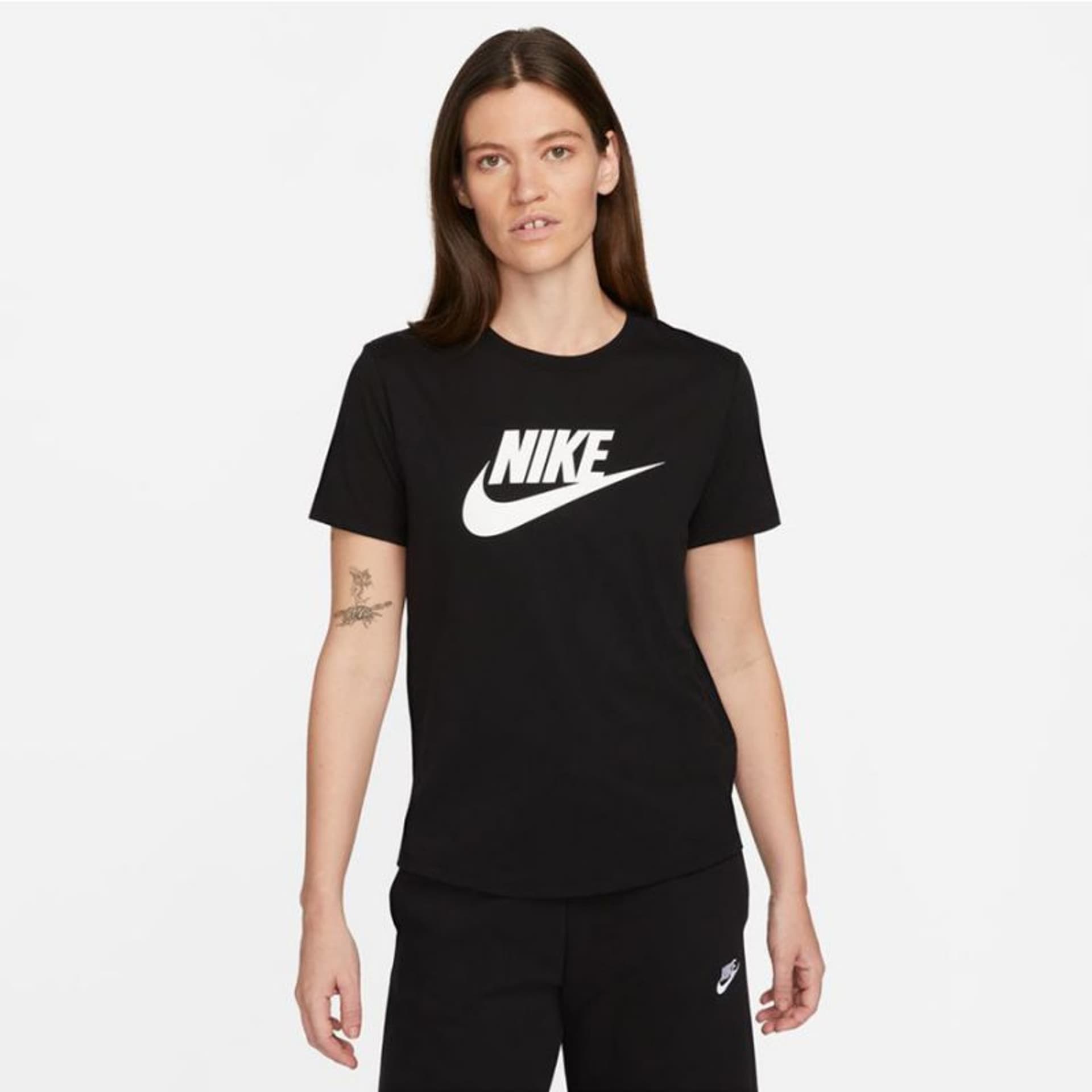 

Koszulka Nike Sportswear Essentials W CZ9294 (kolor Czarny, rozmiar M)