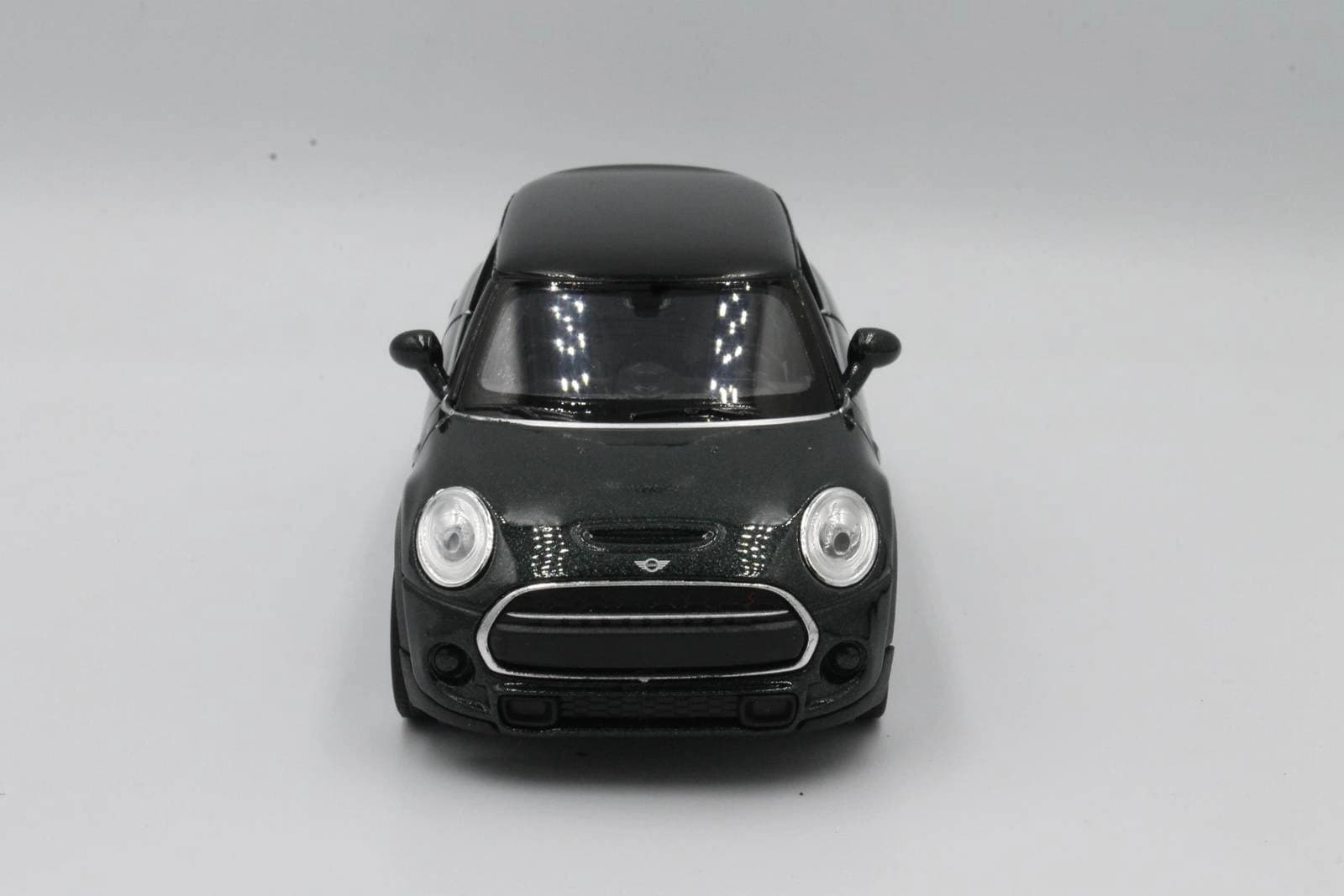 

SAMOCHÓD METALOWY AUTO METAL WELLY NEW MINI HATCH