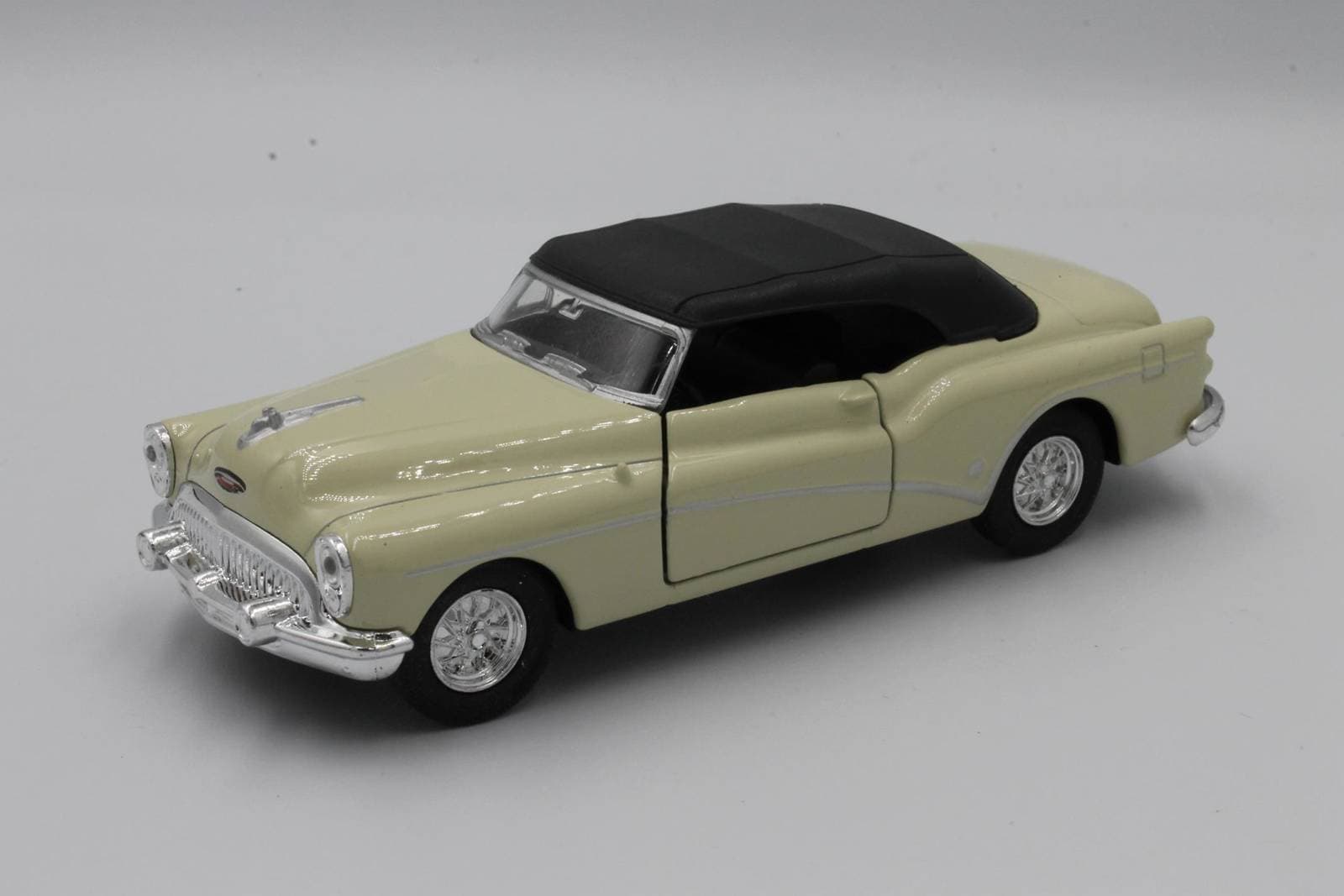 

MODEL METALOWY WELLY AUTO 1953 Buick Skylark 1:34