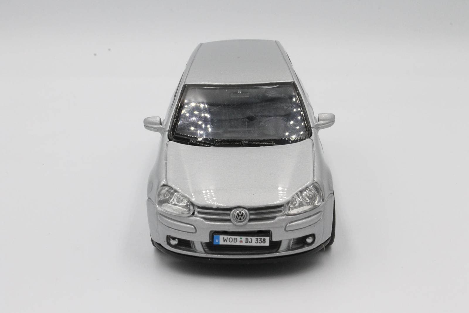 

METALOWE AUTO SAMOCHÓD METAL WELLY VW Golf V