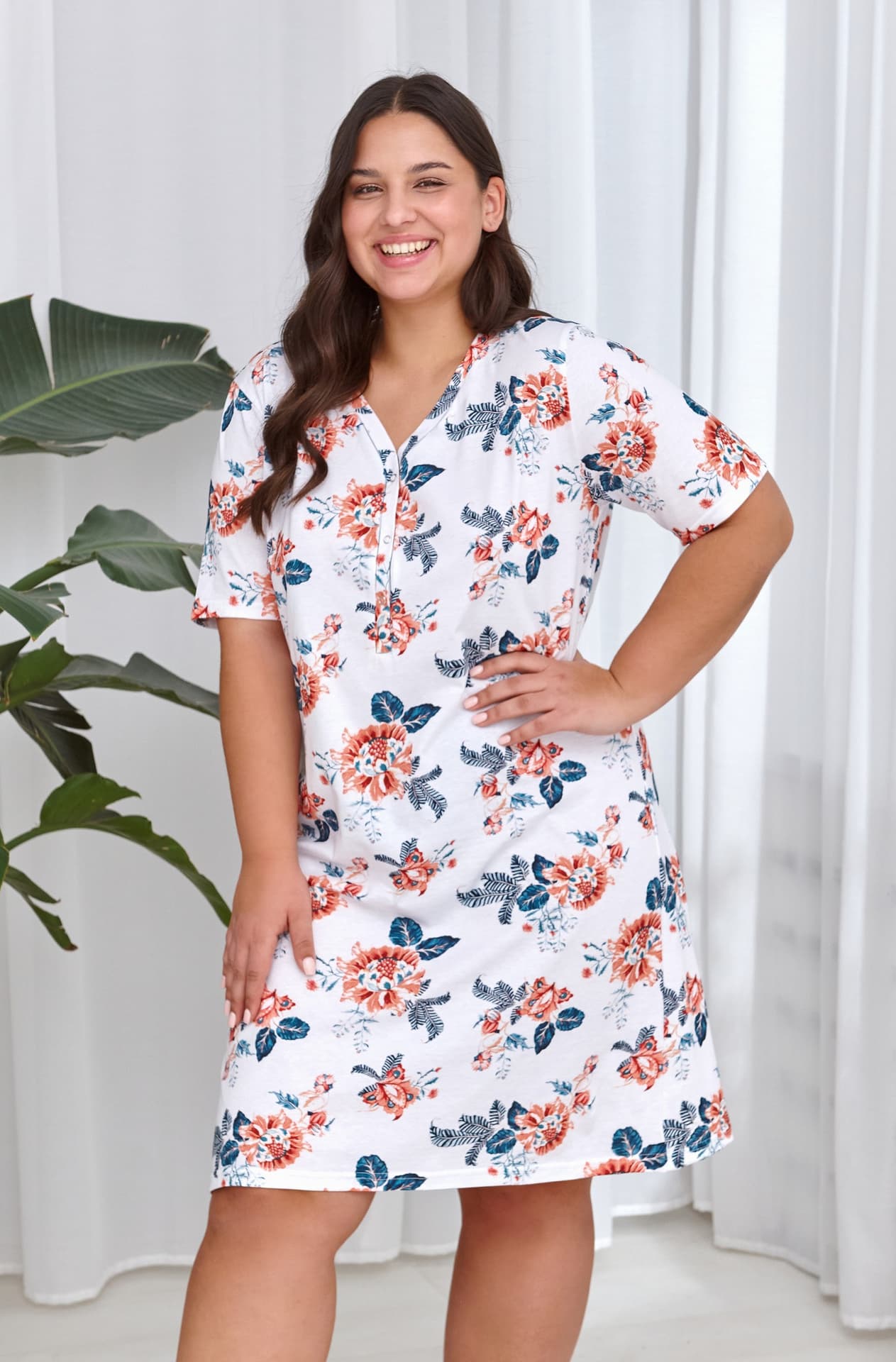 

KOSZULA SCARLETT 2928 KR R.2XL-3XL (kolor biały/kwiatki, rozmiar XXXL)