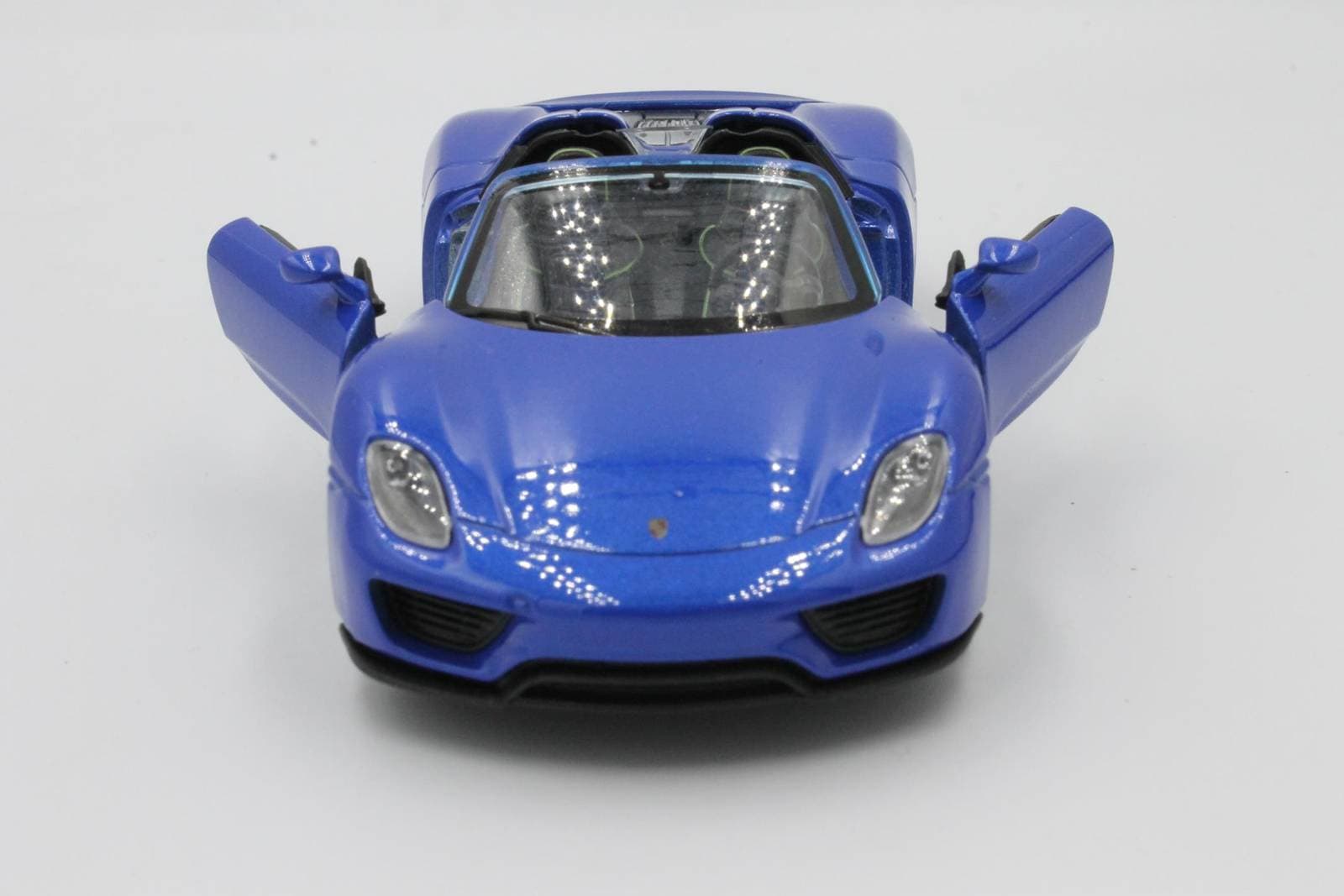 

SAMOCHÓD METALOWY AUTO WELLY Porsche 918 Spyder