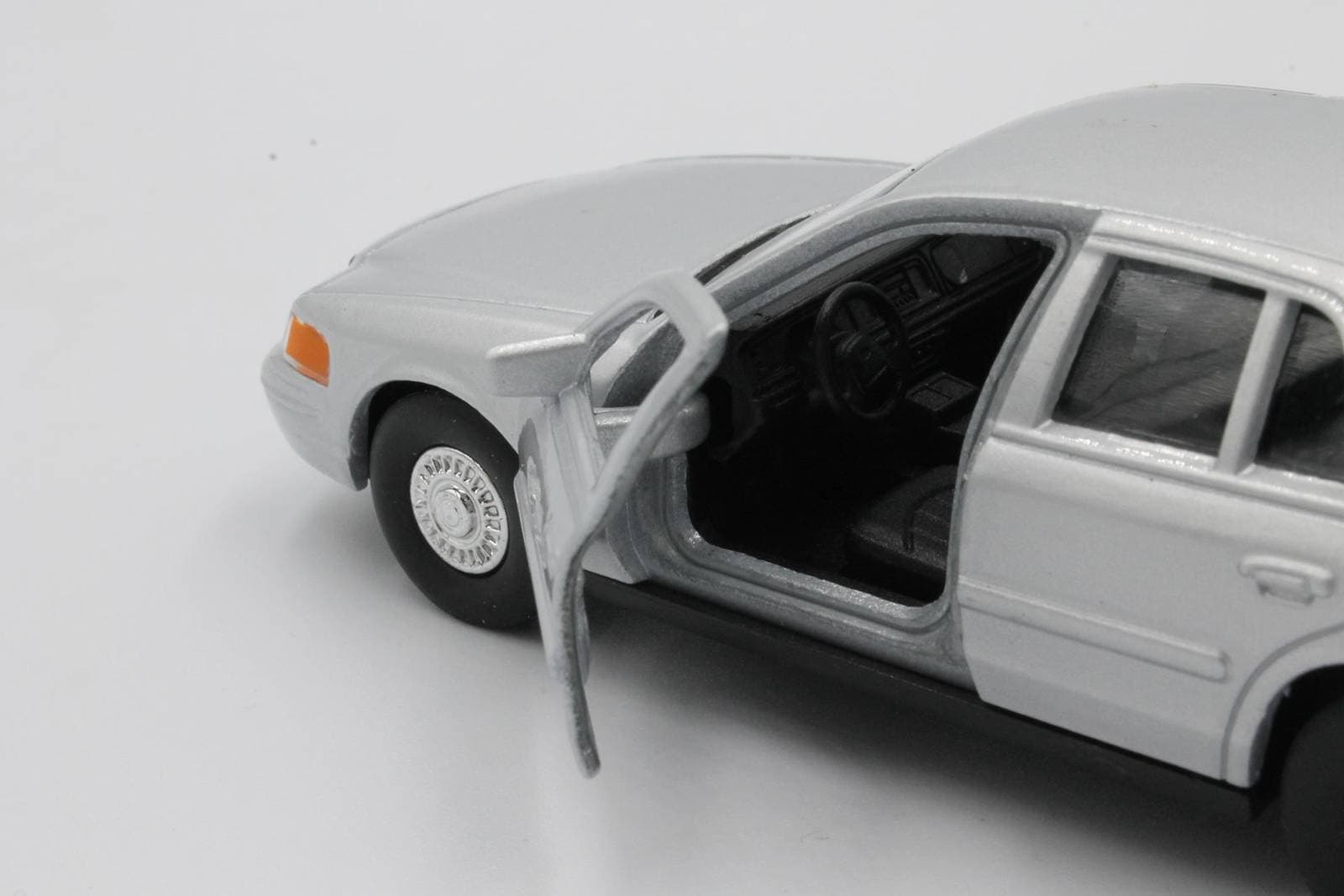 

MODEL METALOWY WELLY AUTO 1999 Ford Crown Victoria