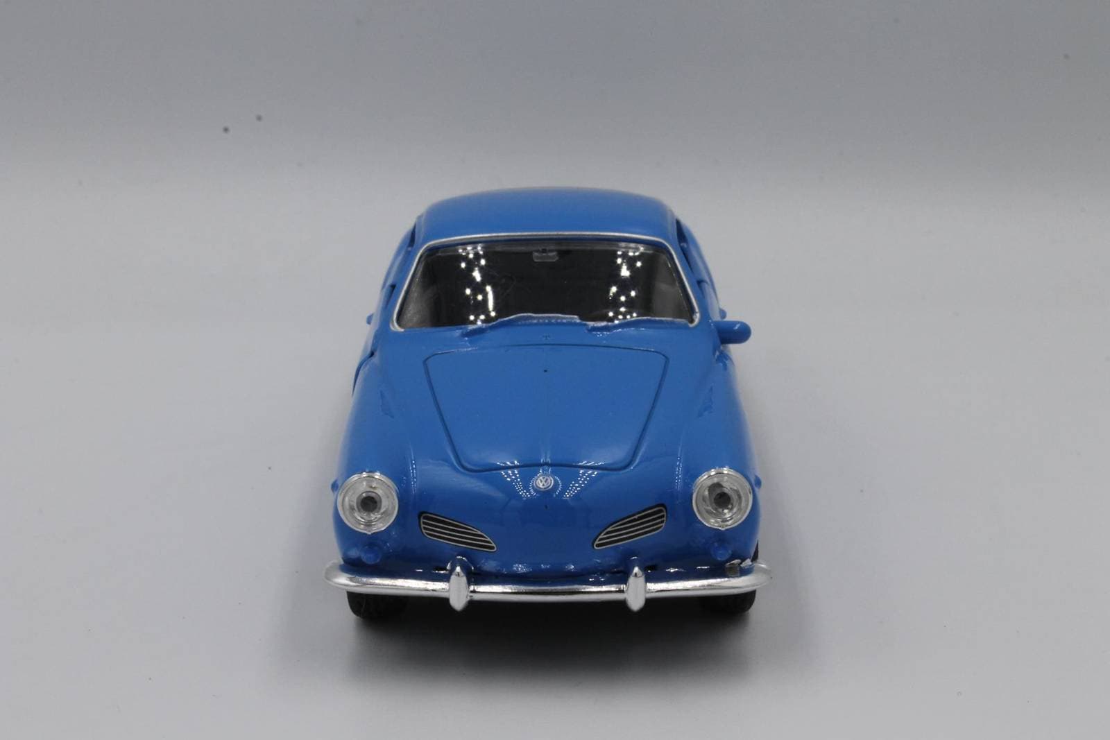 

MODEL METALOWY WELLY VW Karmann Ghia Coupe 1:34