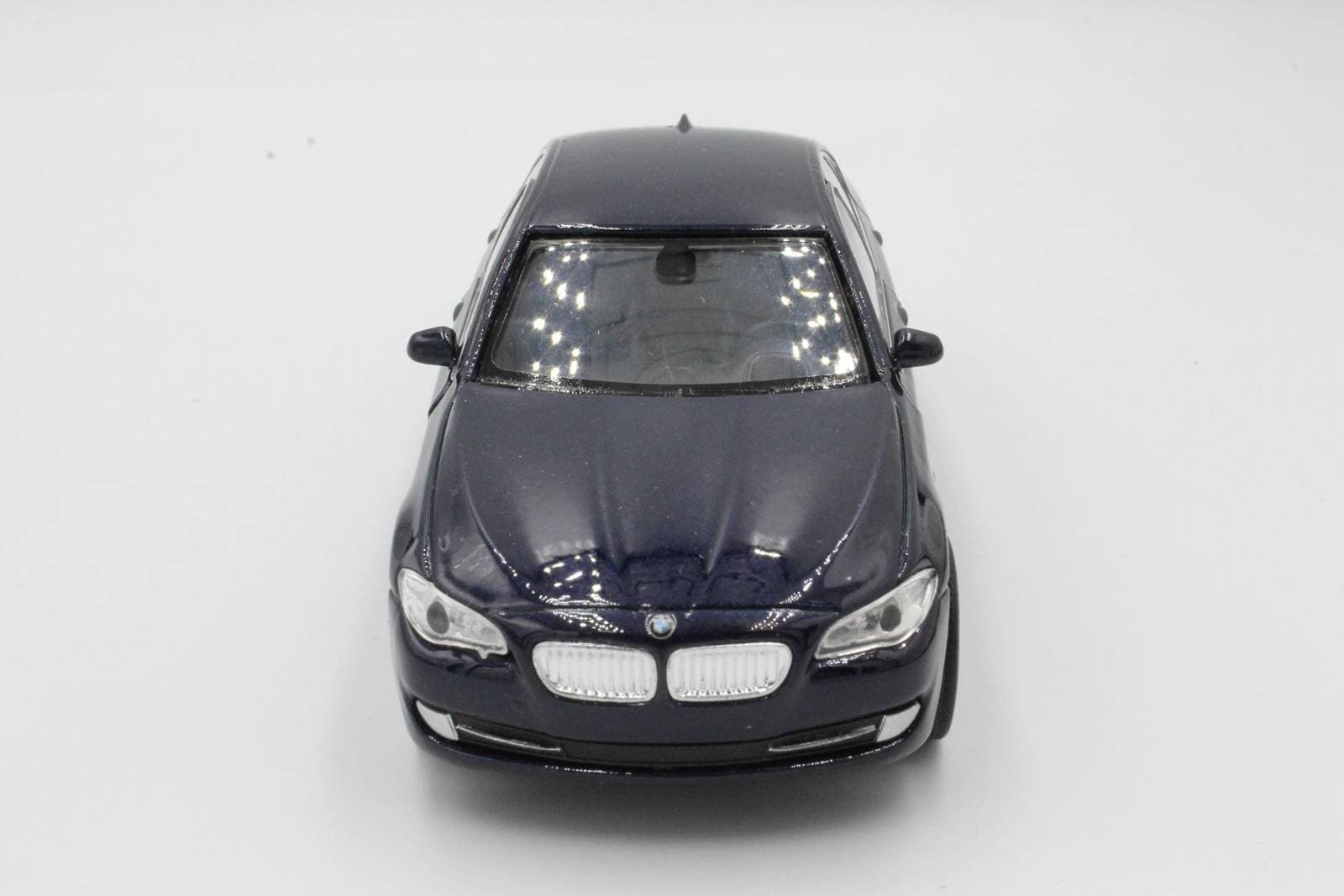 

MODEL METALOWY WELLY AUTO BMW 535i 1:34