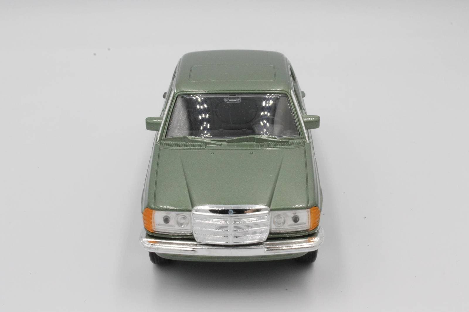 

MODEL METALOWY WELLY Mercedes-Benz E-Class 1:34