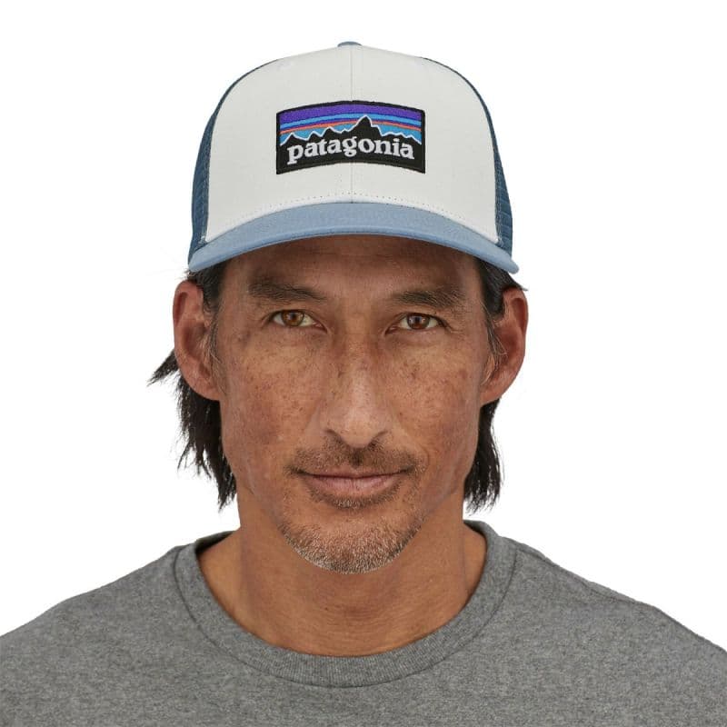 

Czapka z daszkiem Patagonia Logo Trucker Hat M 38289 (kolor Biały. Szary/Srebrny, rozmiar ALL)