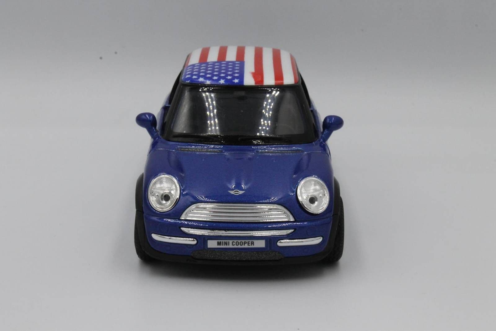 

SAMOCHÓD METALOWY AUTO WELLY MINI COOPER USA ROOF