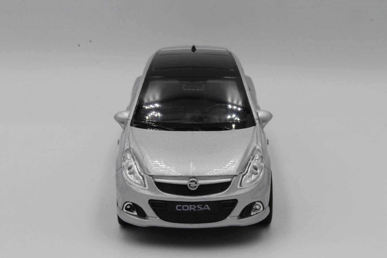 

MODEL METALOWY WELLY AUTO Opel Corsa OPC 1:34
