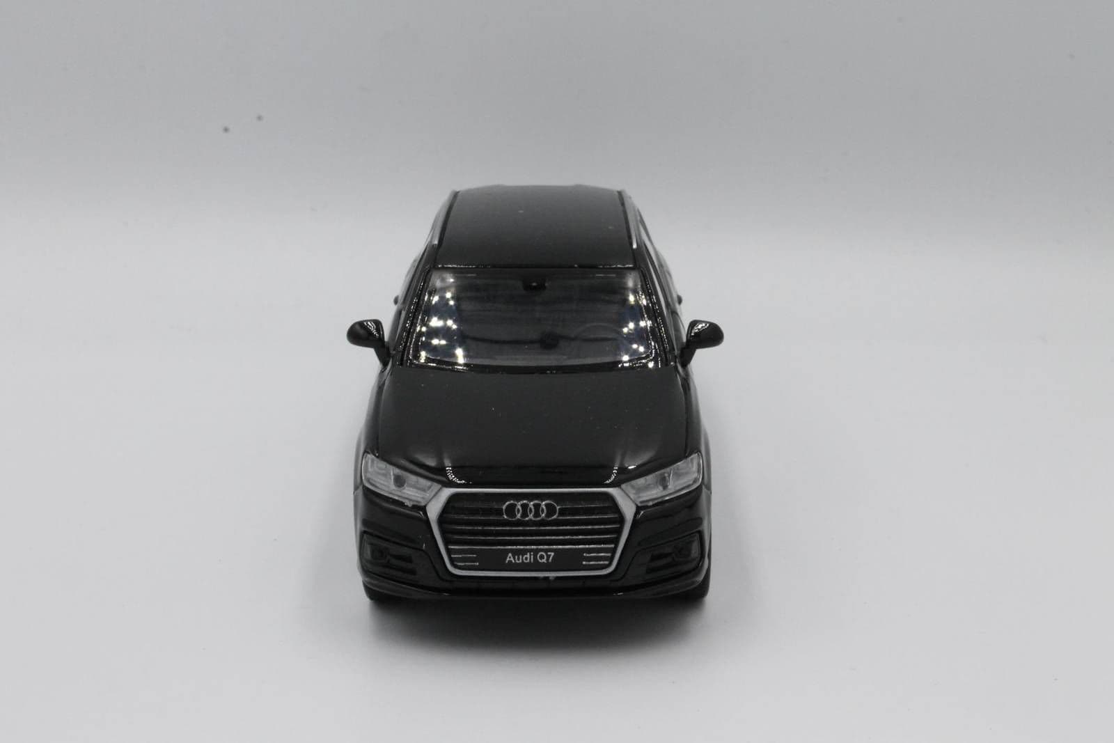 

MODEL METALOWY WELLY AUTO 2015 Audi Q7 1:34