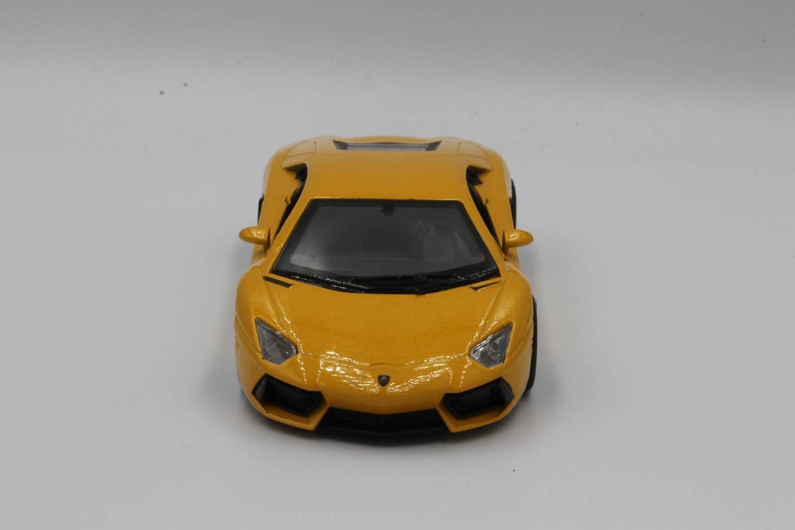 

MODEL METALOWY WELLY Lamborghini Aventador Coupe