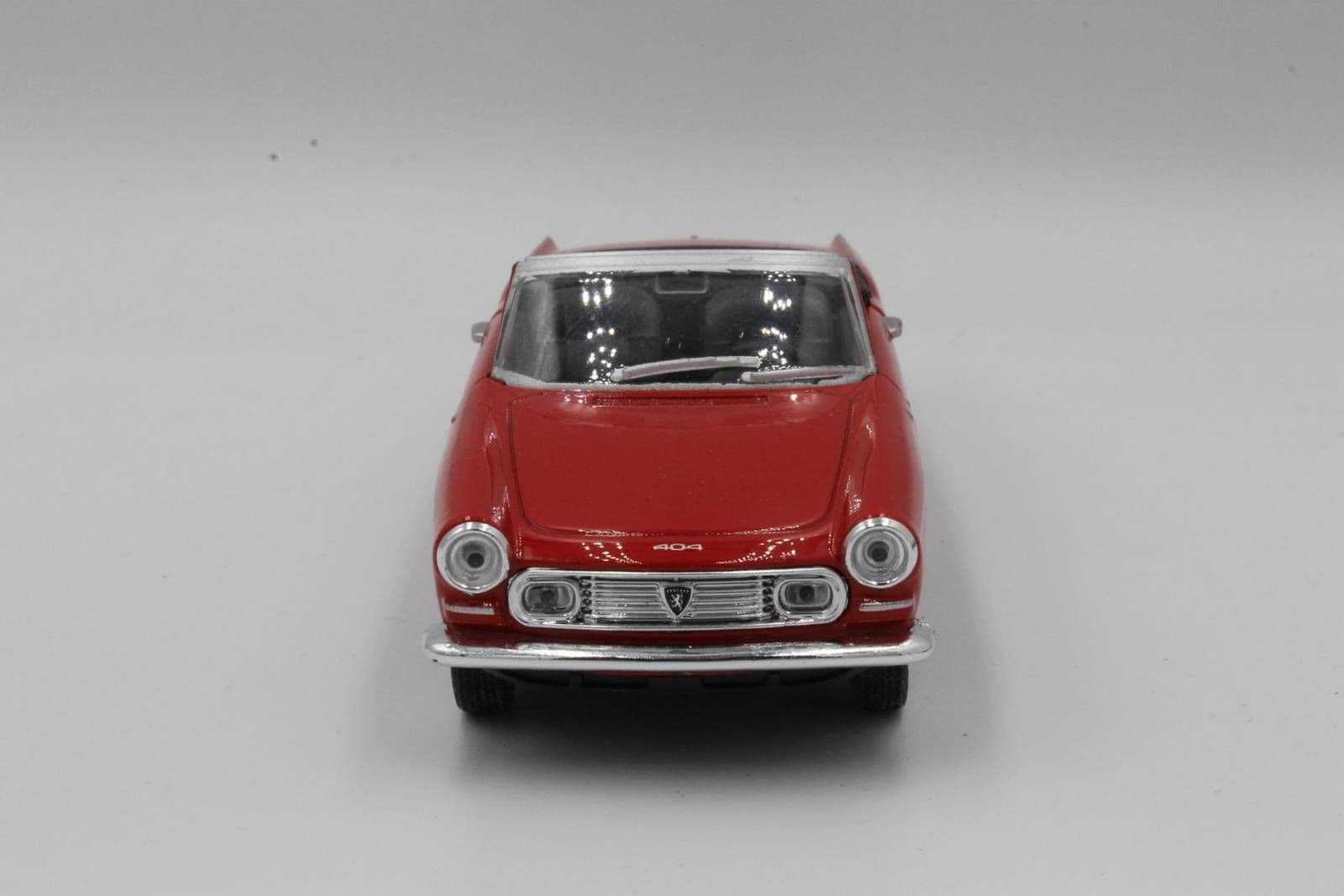 

MODEL METALOWY WELLY Peugeot 404 Cabriolet 1:34